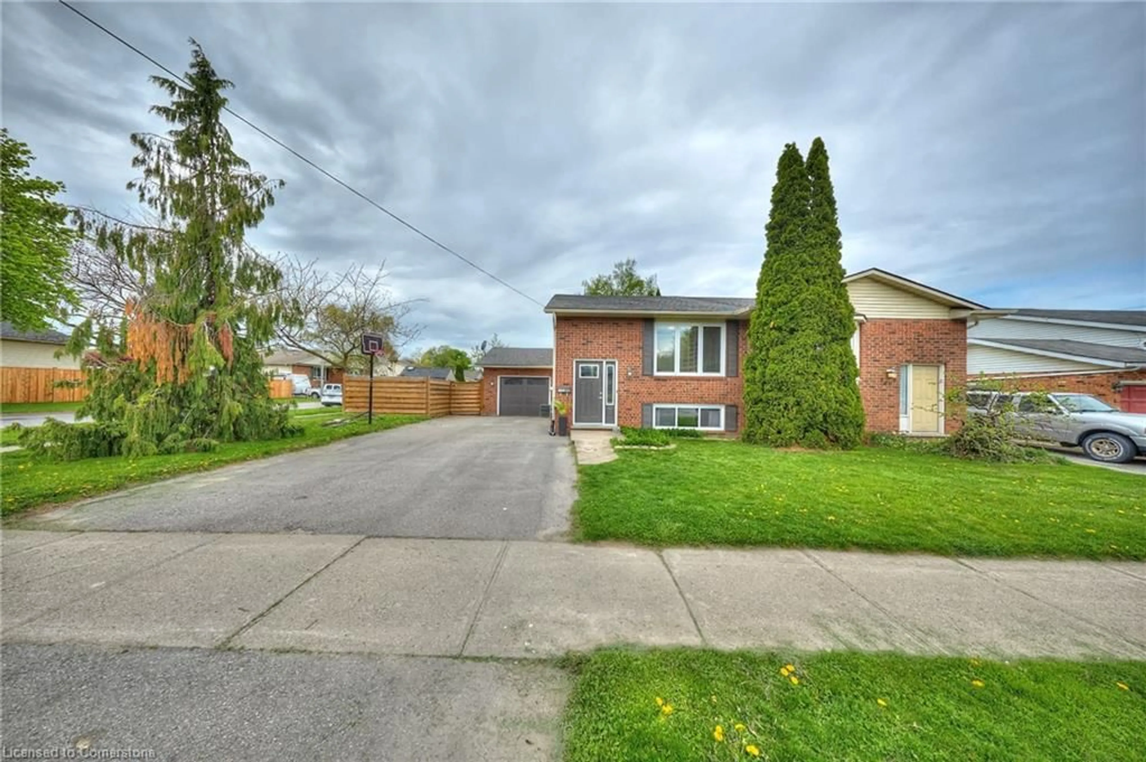 Home with brick exterior material, street for 3958 23rd St, Vineland Ontario L0R 2C0