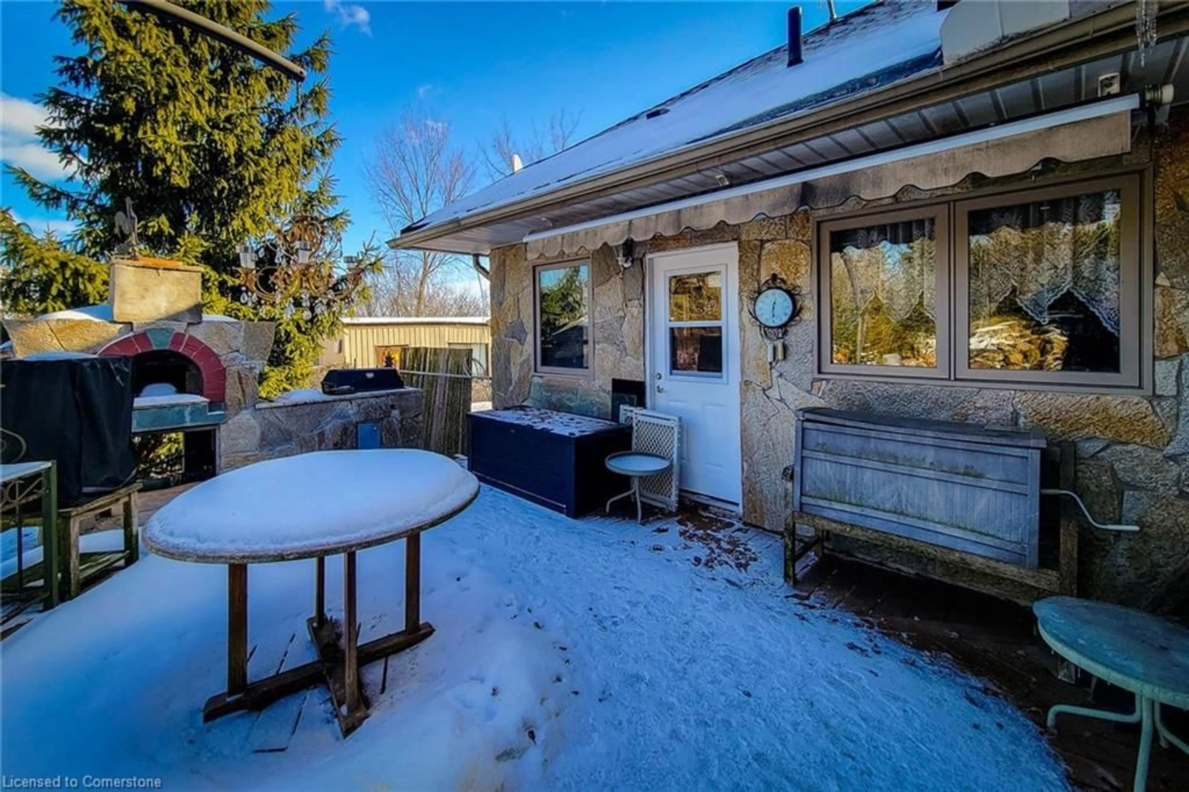 Patio, street for 8831 Schisler Rd, Welland Ontario L3B 5N4