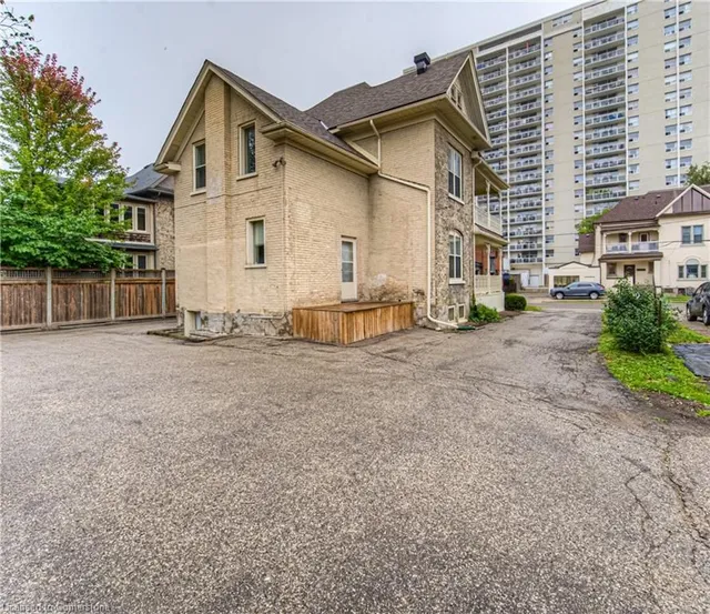 Additional property image - 9 Ahrens St