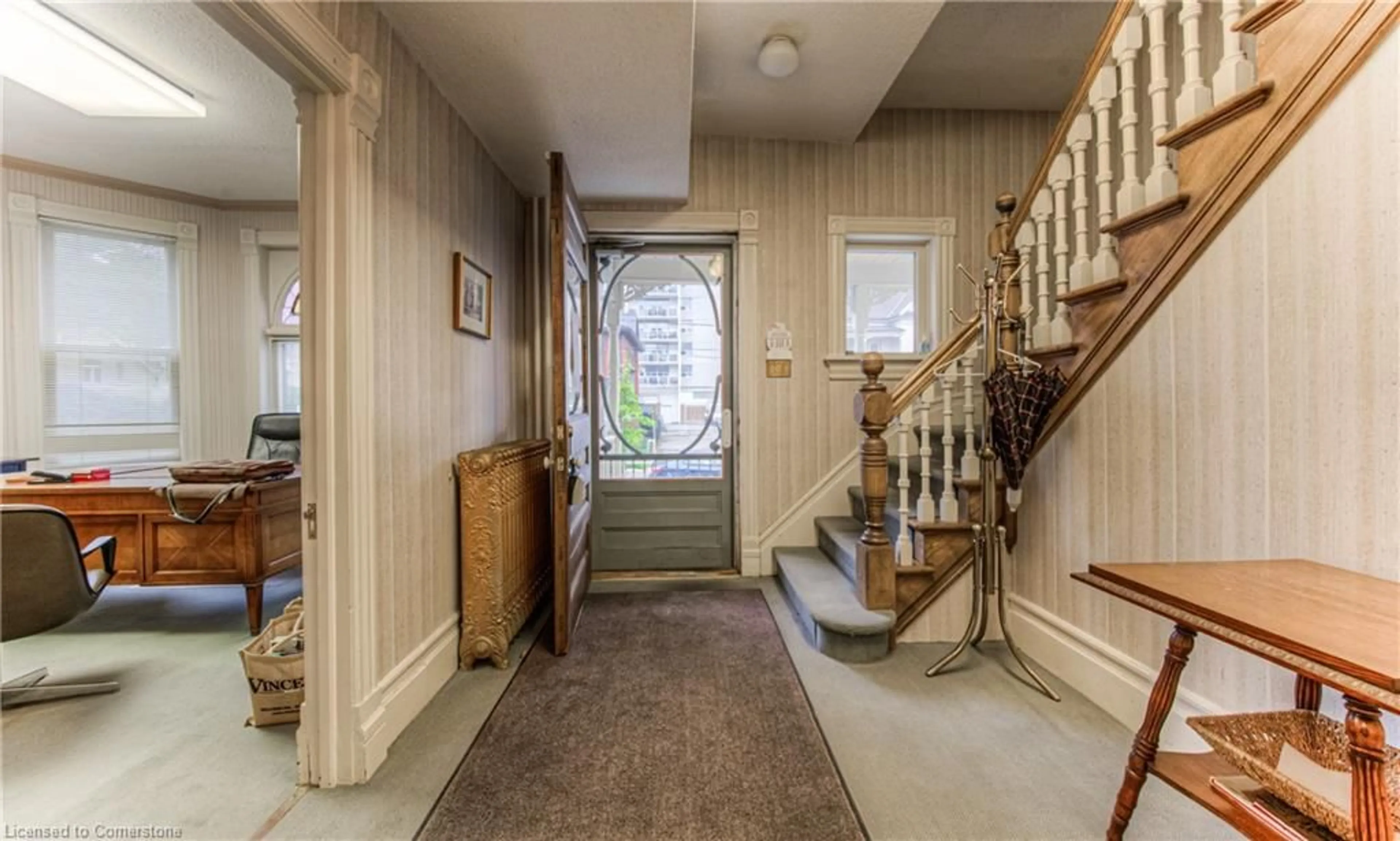Indoor foyer for 9 Ahrens St, Kitchener Ontario N2H 4B6