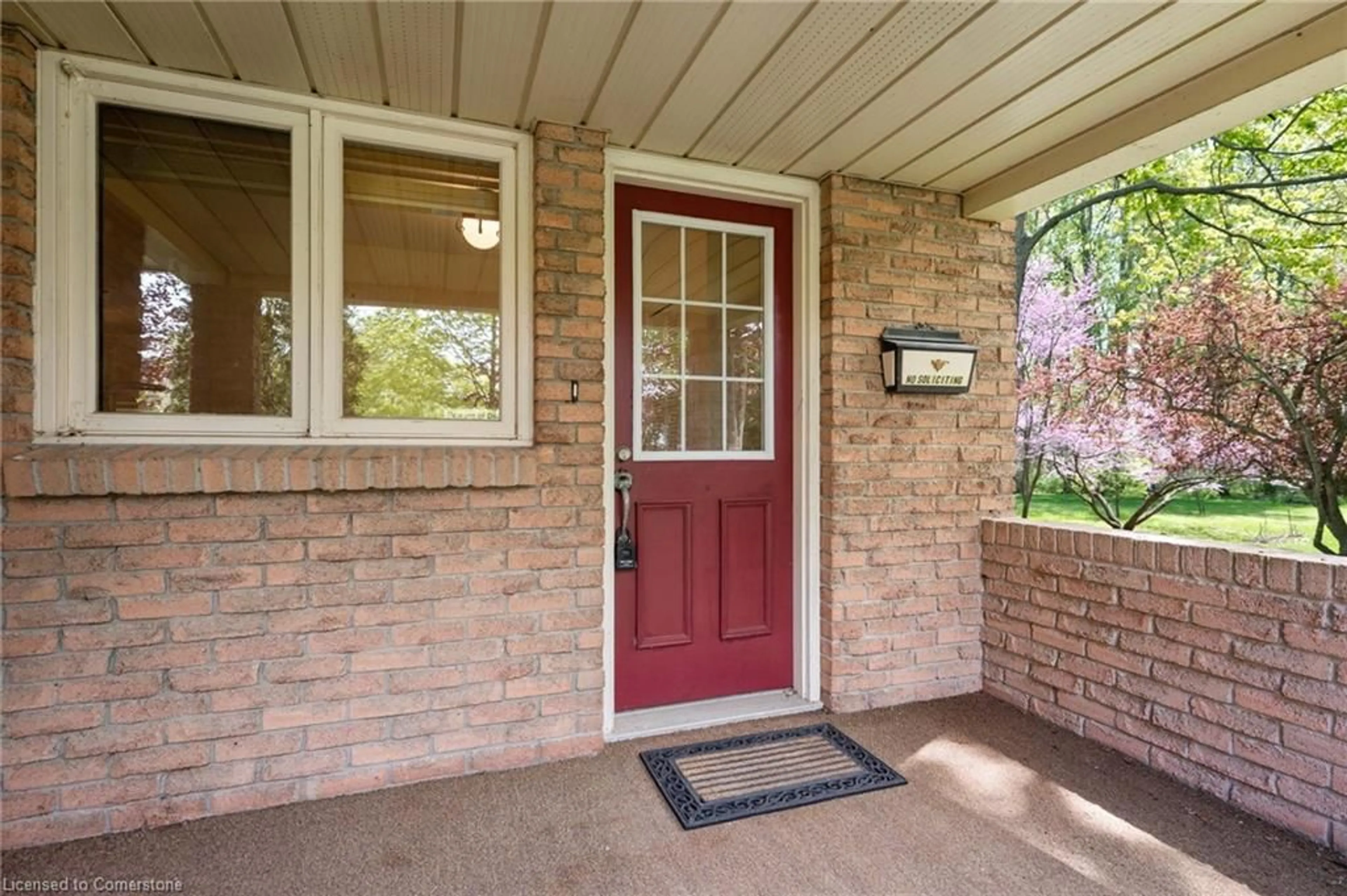 Indoor entryway for 192 Queen St, St. Williams Ontario N0E 1P0