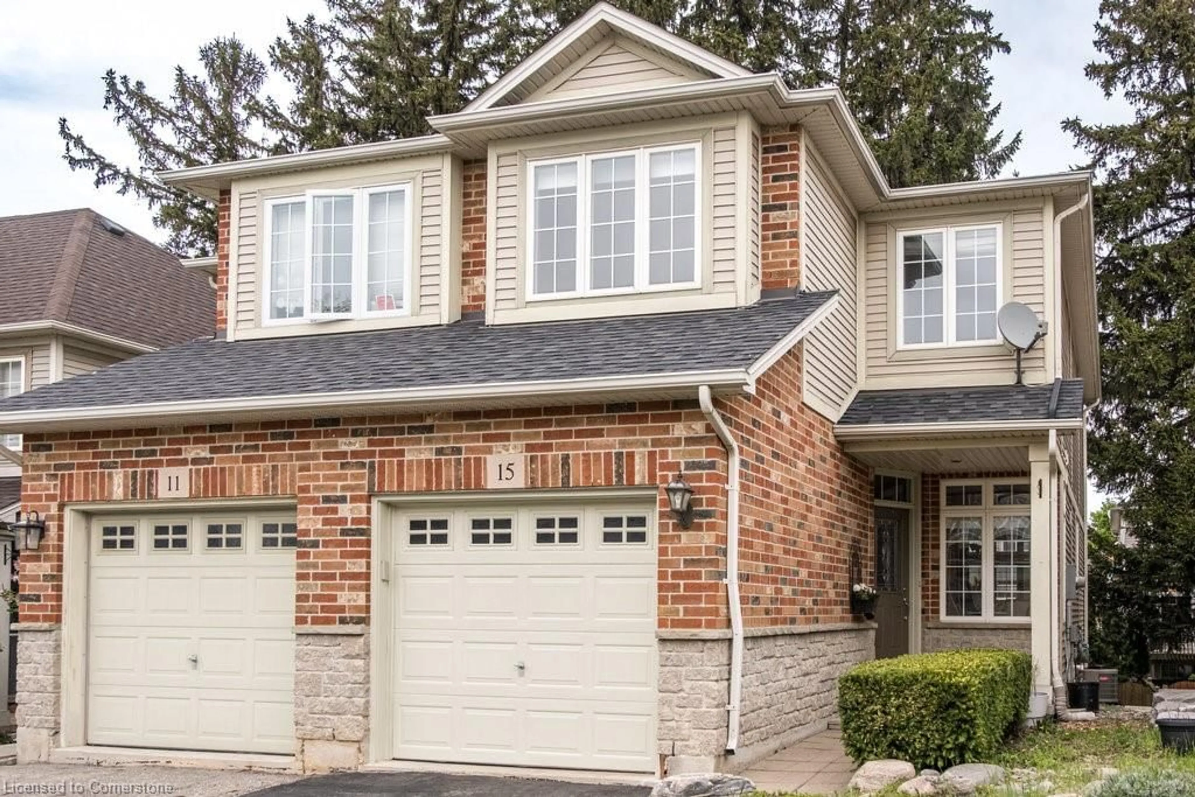 Home with brick exterior material, street for 15 Goldenview Crt, Waterdown Ontario L8B 0L2