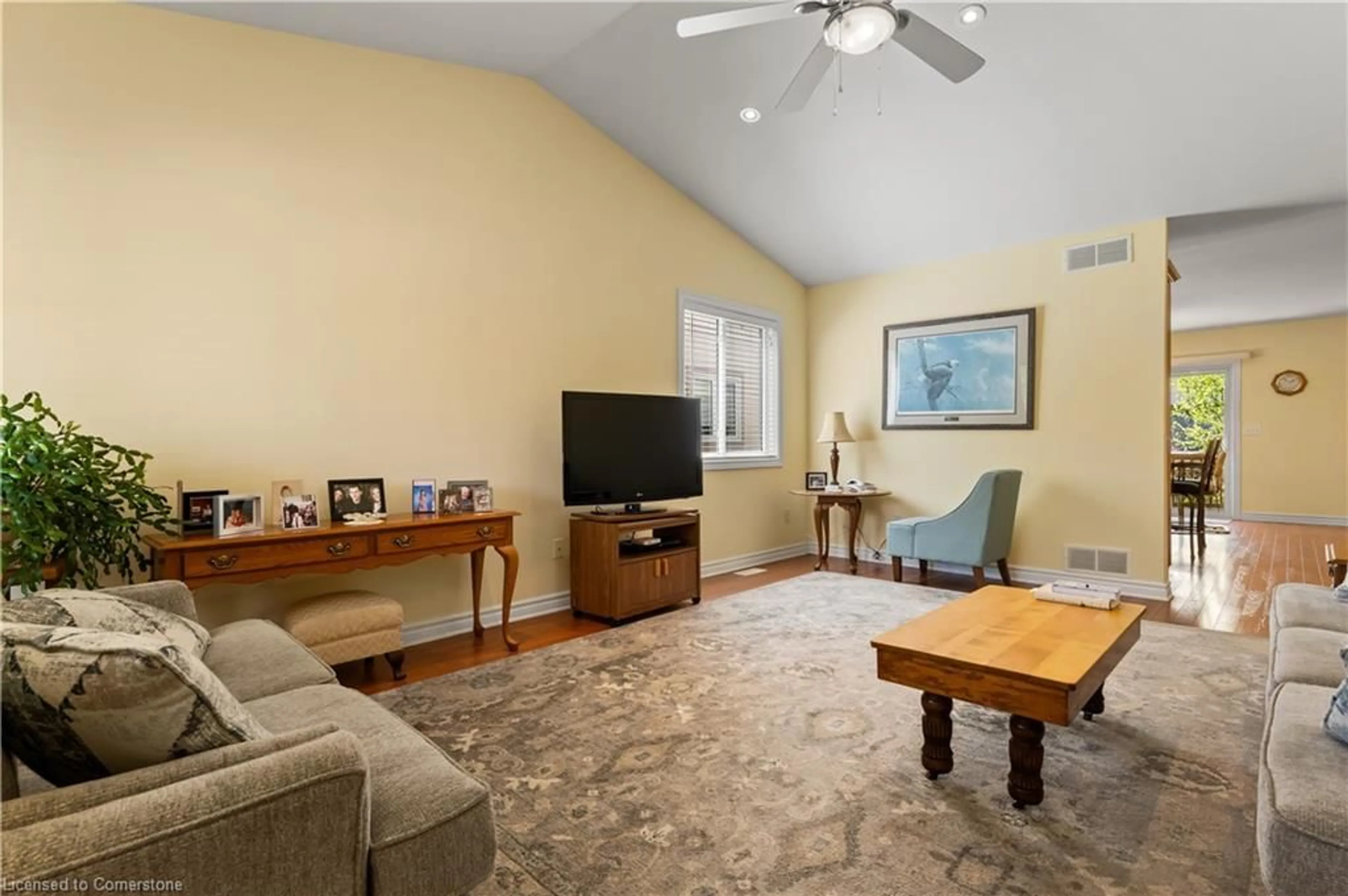 Living room with furniture, unknown for 8 Mason Dr, Fonthill Ontario L0S 1E4