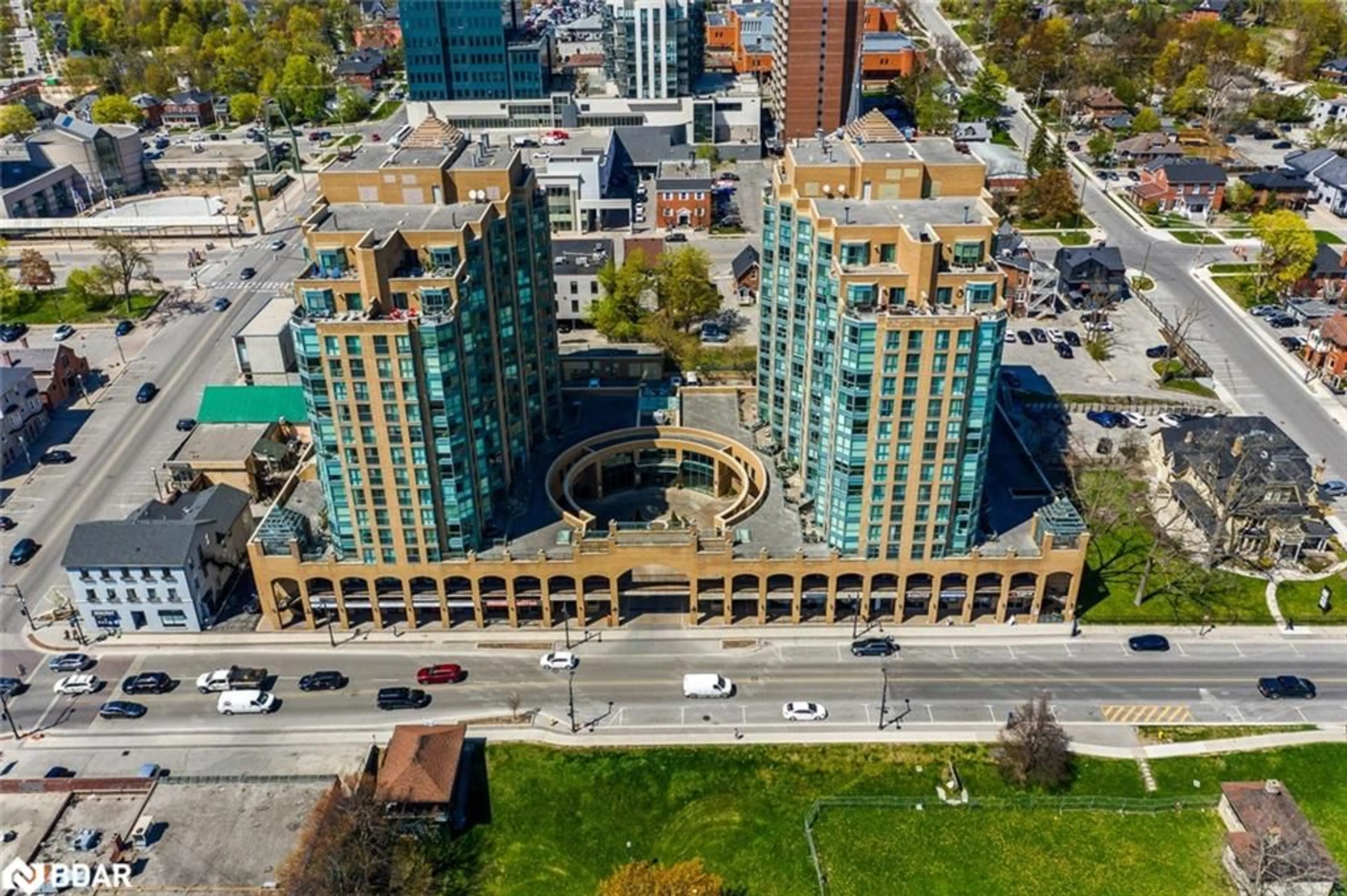 A pic from outside/outdoor area/front of a property/back of a property/a pic from drone, city buildings view from balcony for 150 Dunlop St #304, Barrie Ontario L4M 6H1