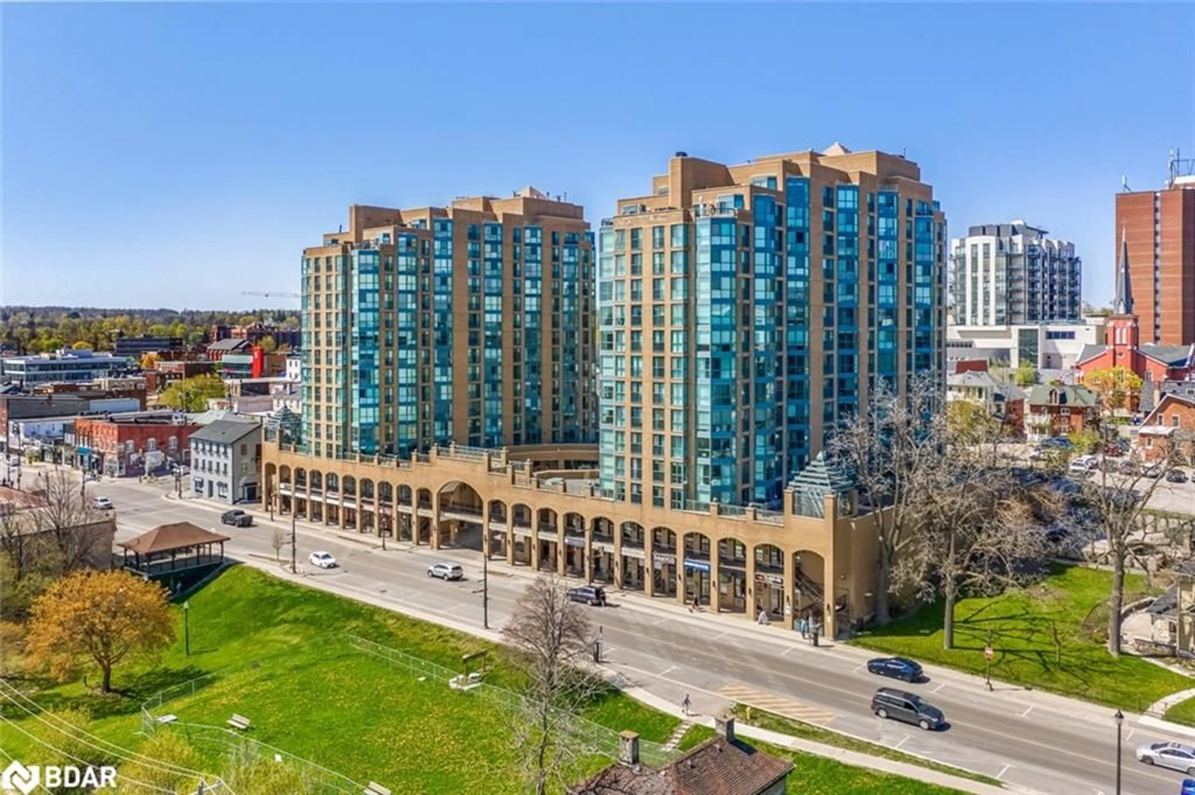 A pic from outside/outdoor area/front of a property/back of a property/a pic from drone, city buildings view from balcony for 150 Dunlop St #304, Barrie Ontario L4M 6H1
