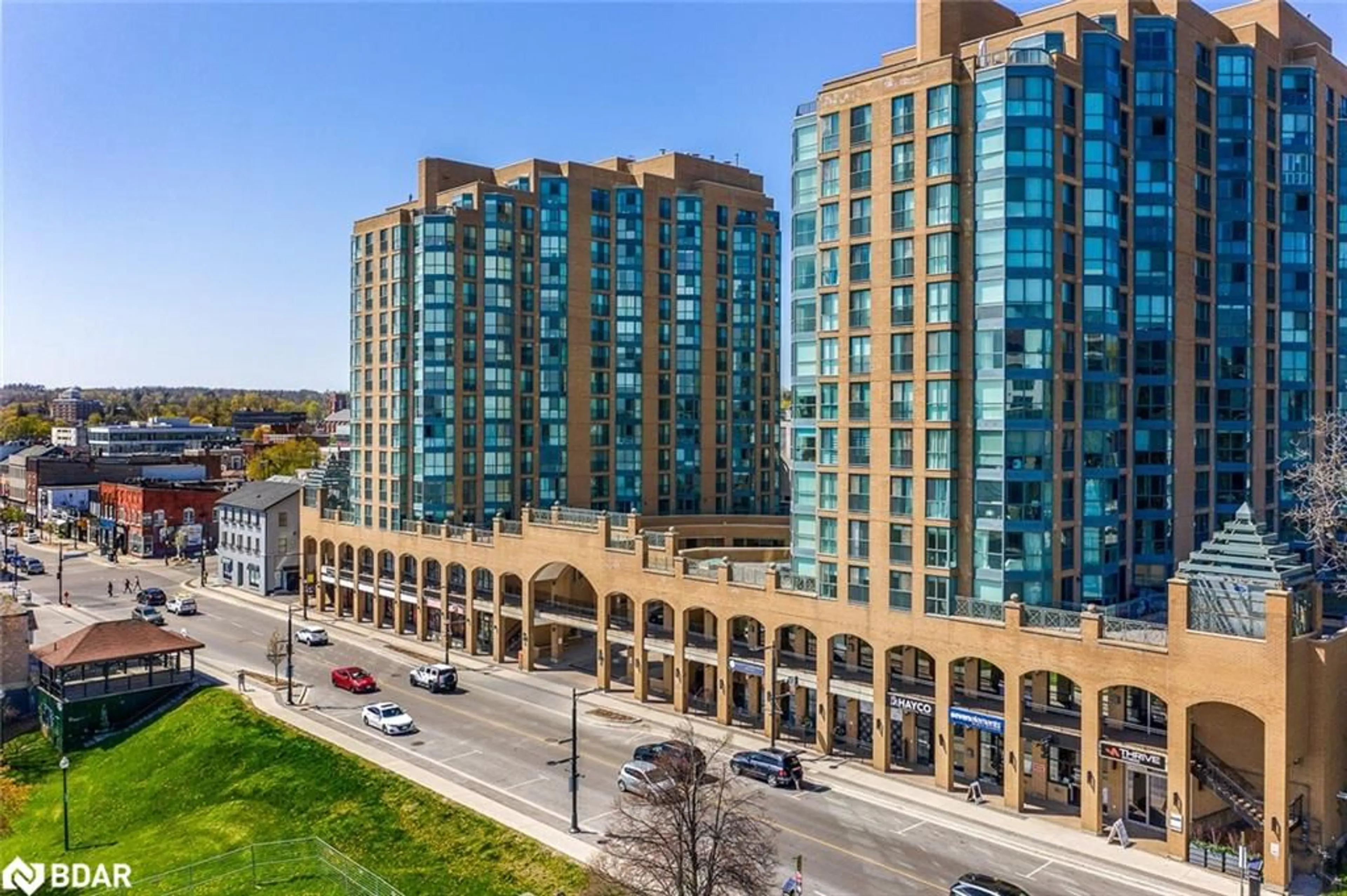 A pic from outside/outdoor area/front of a property/back of a property/a pic from drone, city buildings view from balcony for 150 Dunlop St #304, Barrie Ontario L4M 6H1