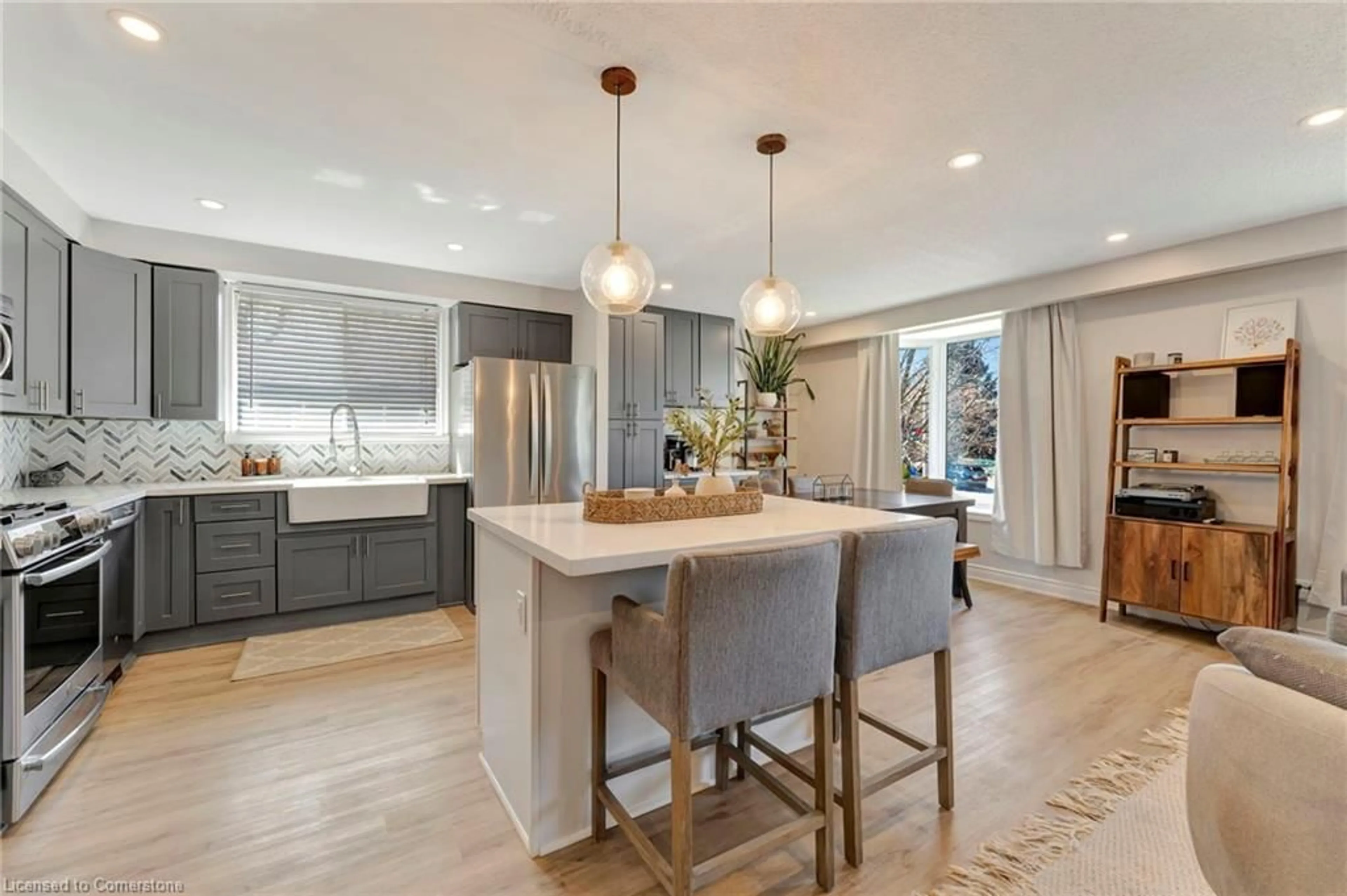 Open concept kitchen, unknown for 15 Elsa Crt, Hamilton Ontario L9C 4R7
