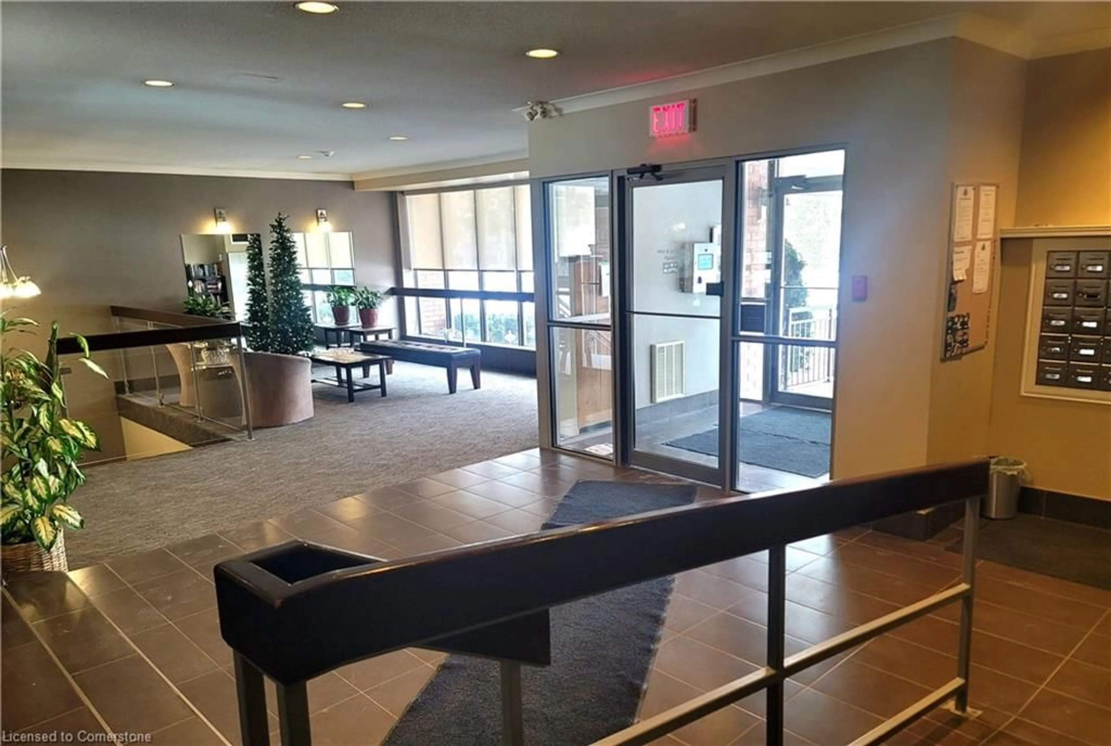 Indoor foyer for 300 Keats Way #401, Waterloo Ontario N2L 6E6