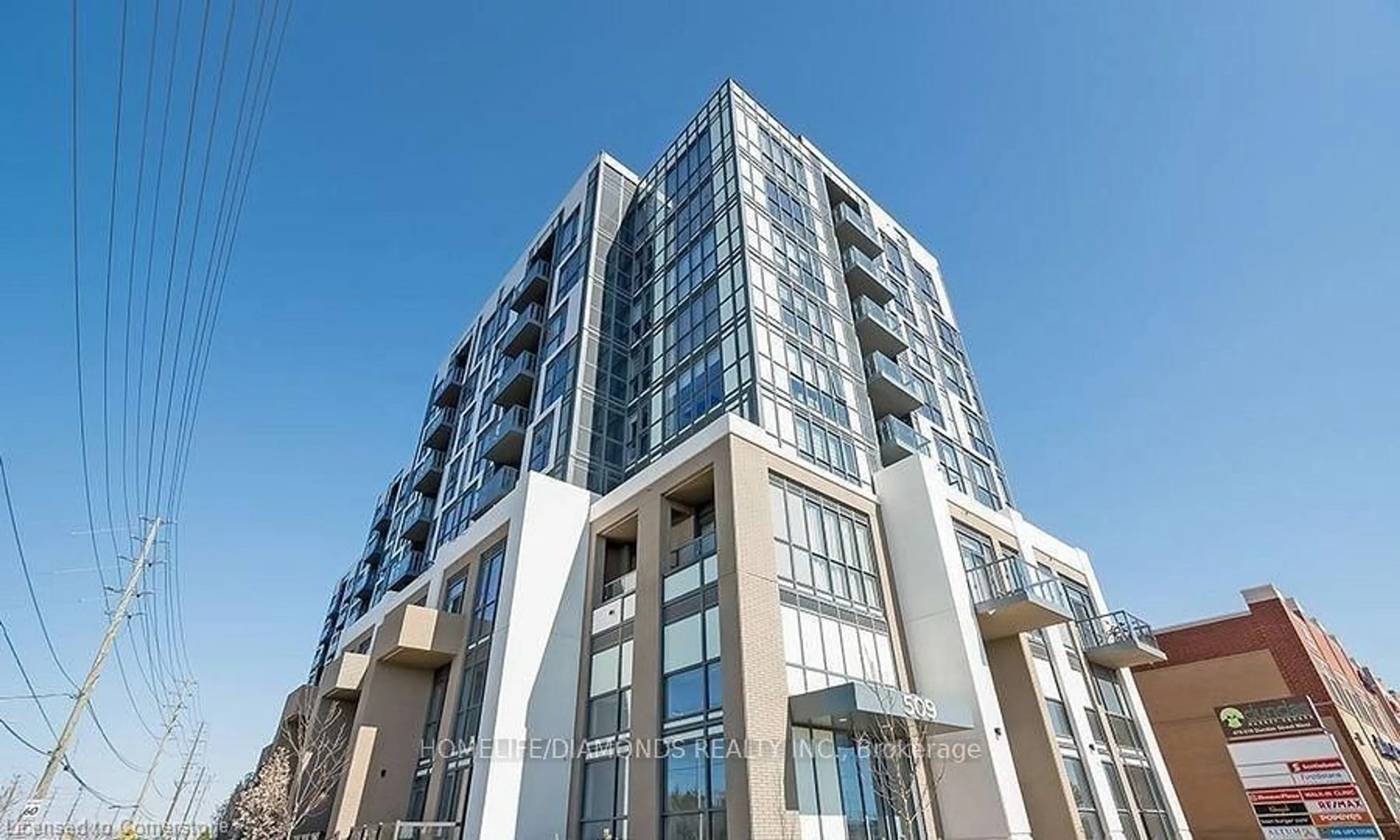 Indoor foyer for 509 Dundas St #415, Oakville Ontario L6M 5P4