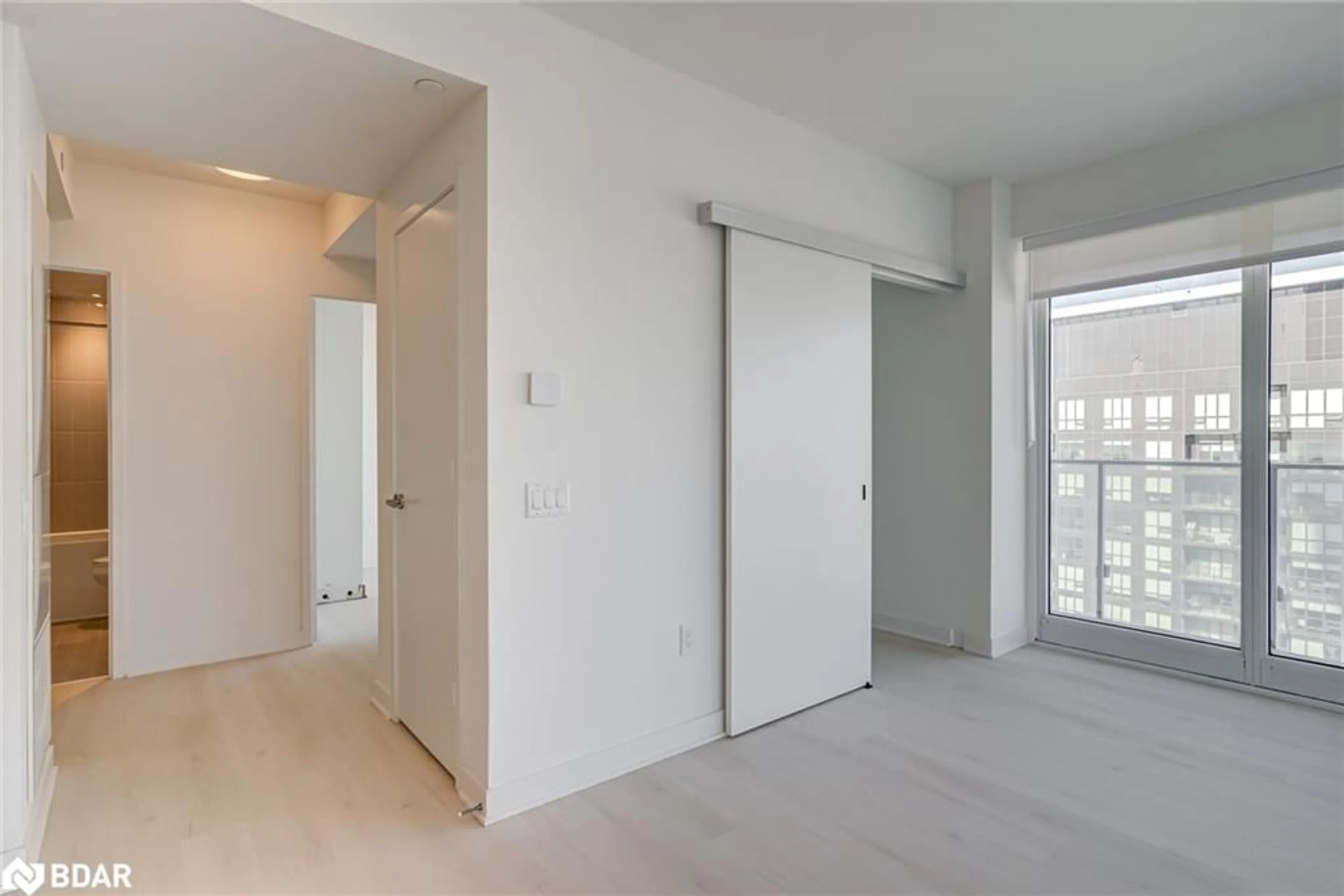 Unknown for 3900 Confederation Pky #4710, Mississauga Ontario L5B 0M3