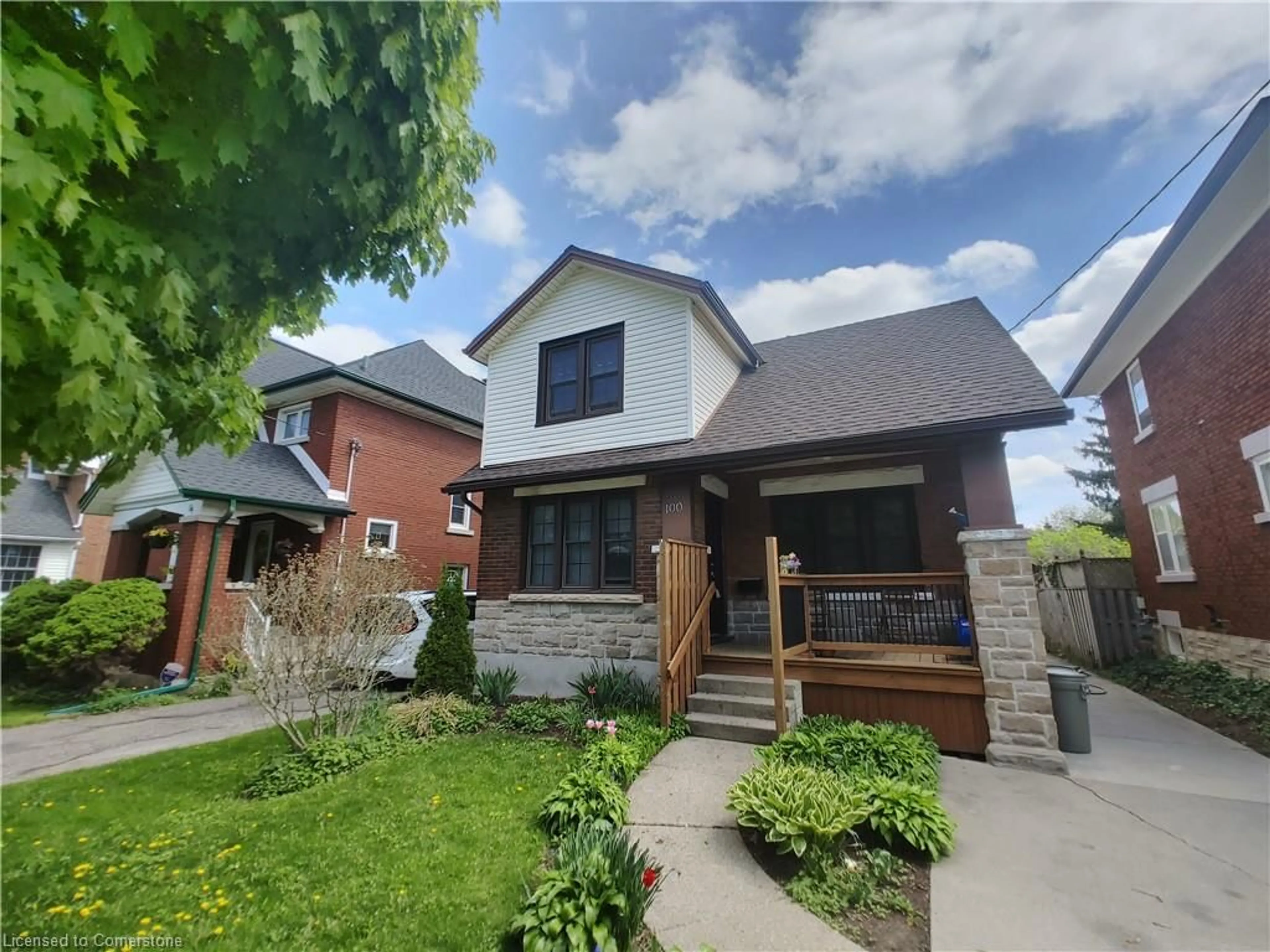 Home with brick exterior material, street for 100 Lydia St, Kitchener Ontario N2H 1V7