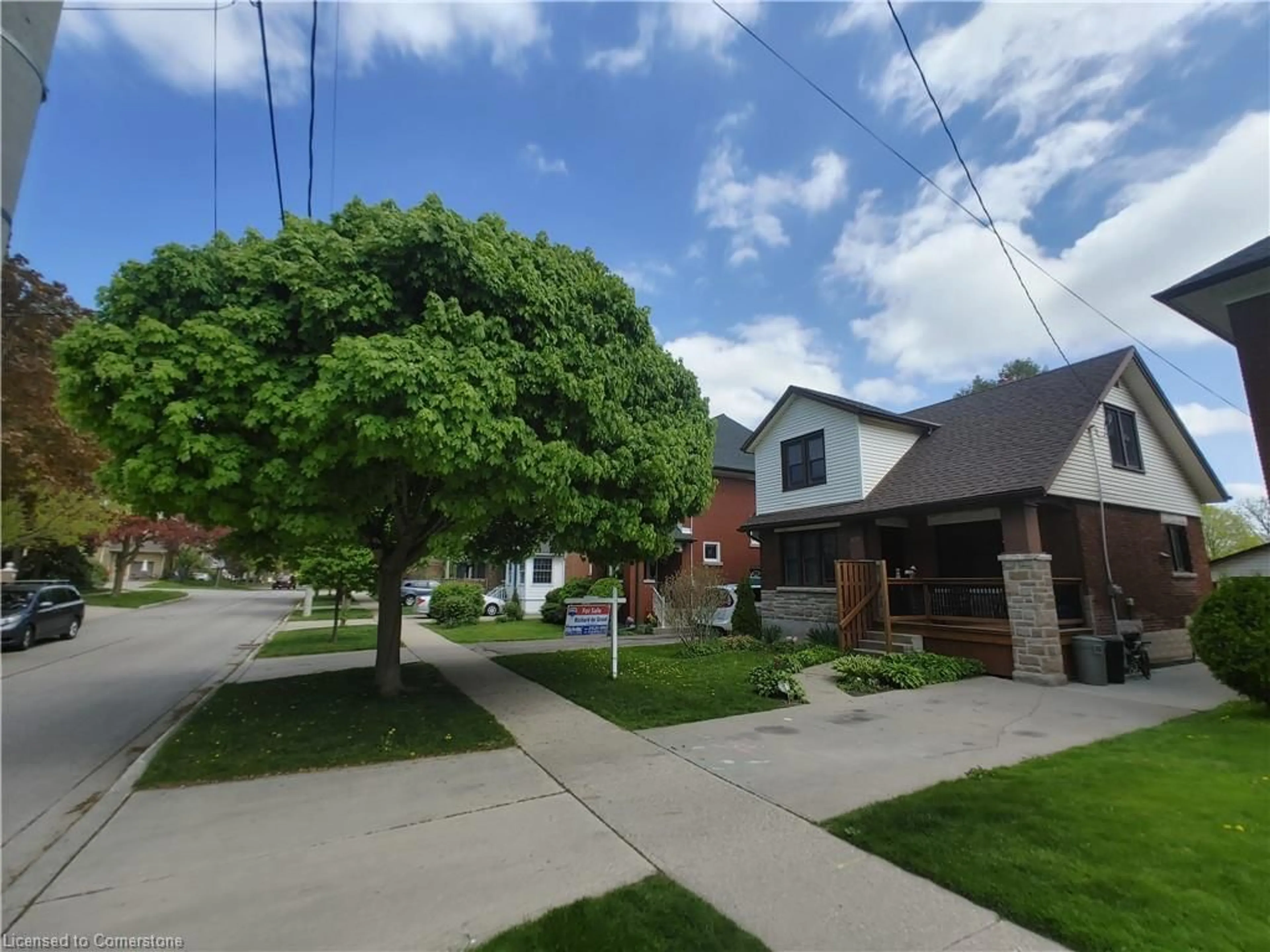 A pic from outside/outdoor area/front of a property/back of a property/a pic from drone, street for 100 Lydia St, Kitchener Ontario N2H 1V7