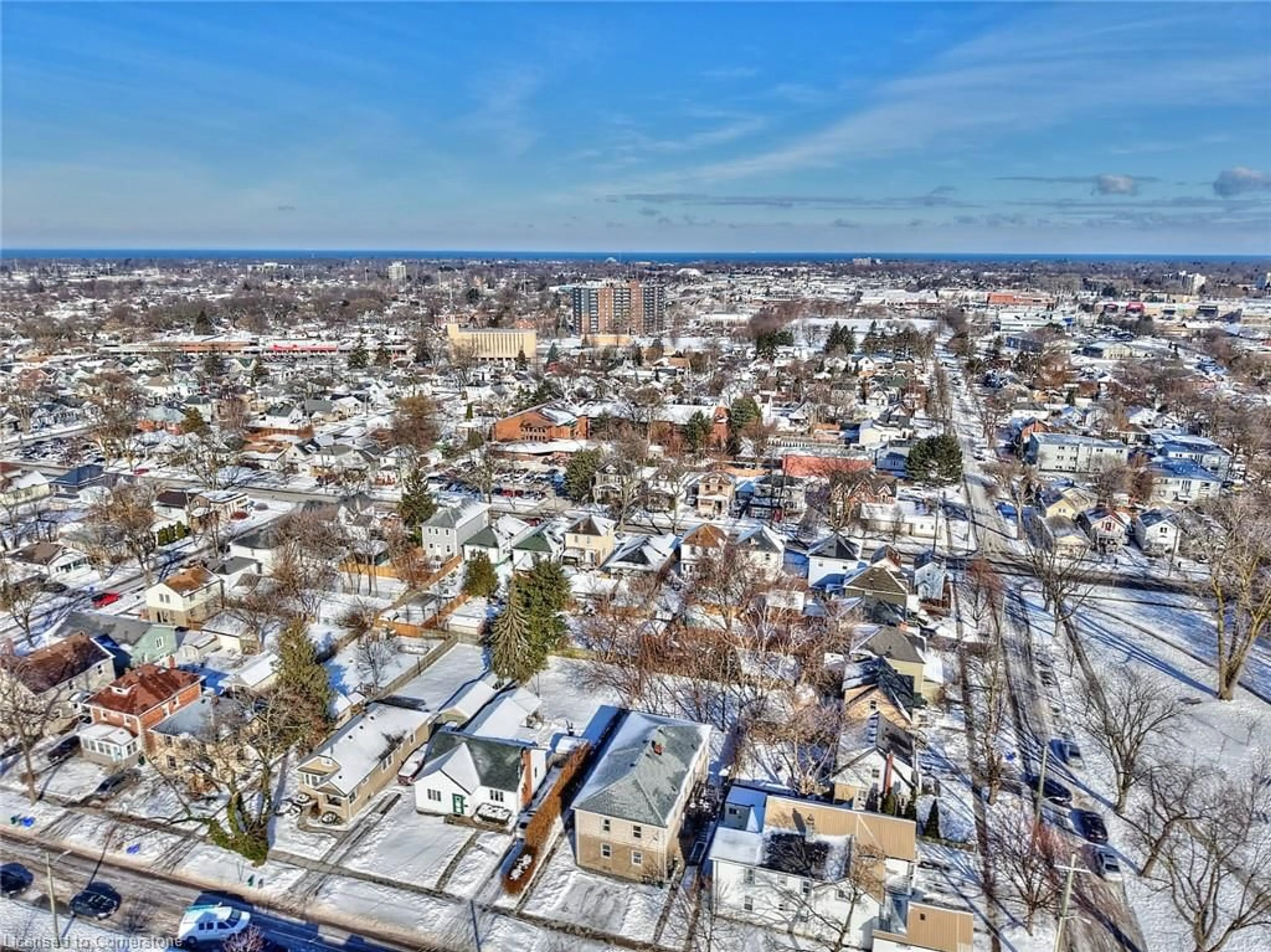 A pic from outside/outdoor area/front of a property/back of a property/a pic from drone, city buildings view from balcony for 175 Pleasant Ave, St. Catharines Ontario L2R 1Y6