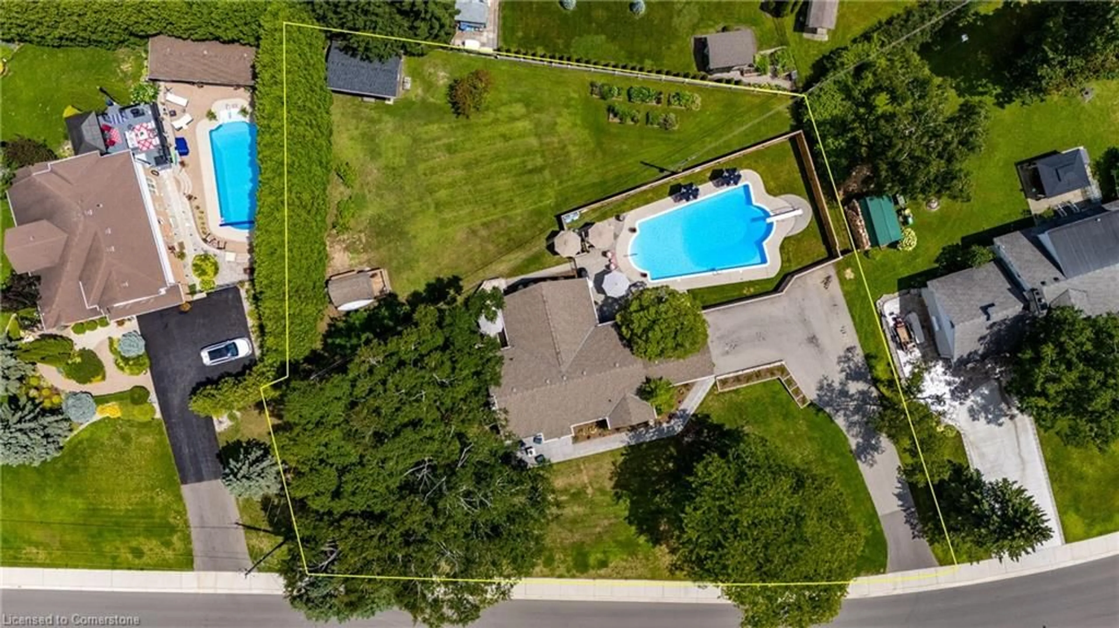 A pic from outside/outdoor area/front of a property/back of a property/a pic from drone, street for 28 Donjon Blvd, Port Dover Ontario N0A 1N7