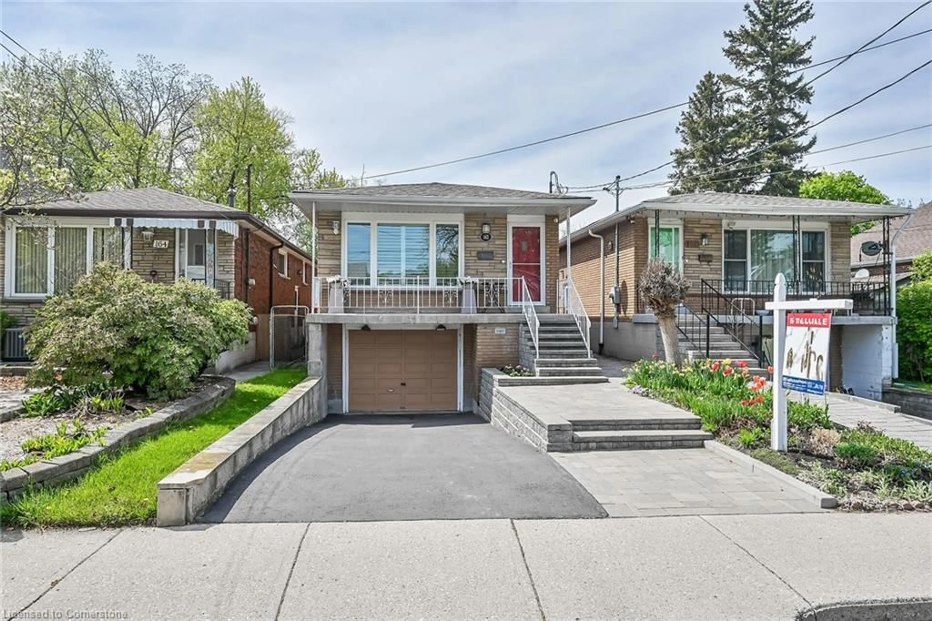 Home with brick exterior material, street for 162 East 23rd St, Hamilton Ontario L8V 2X1
