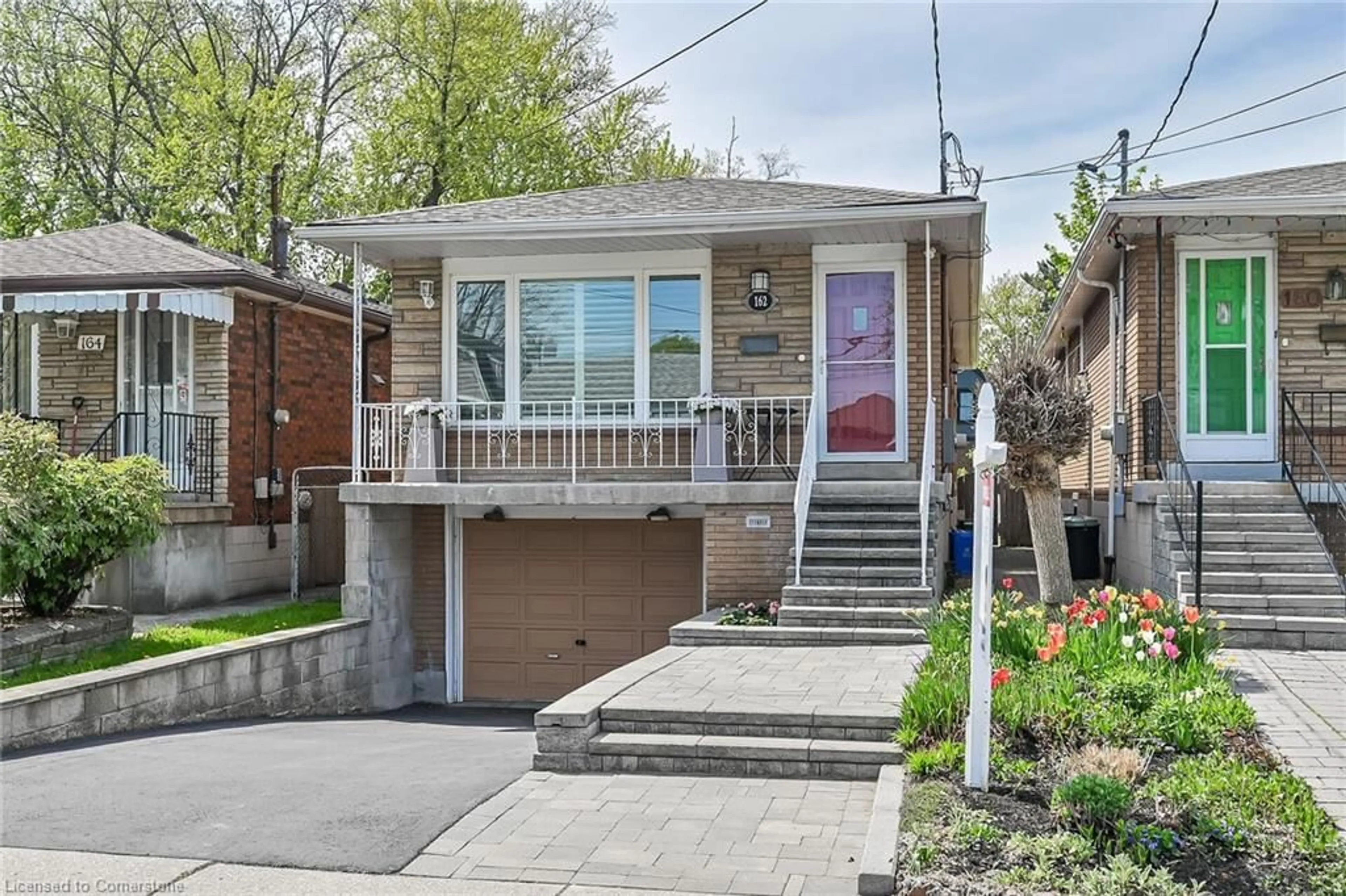 Home with brick exterior material, street for 162 East 23rd St, Hamilton Ontario L8V 2X1
