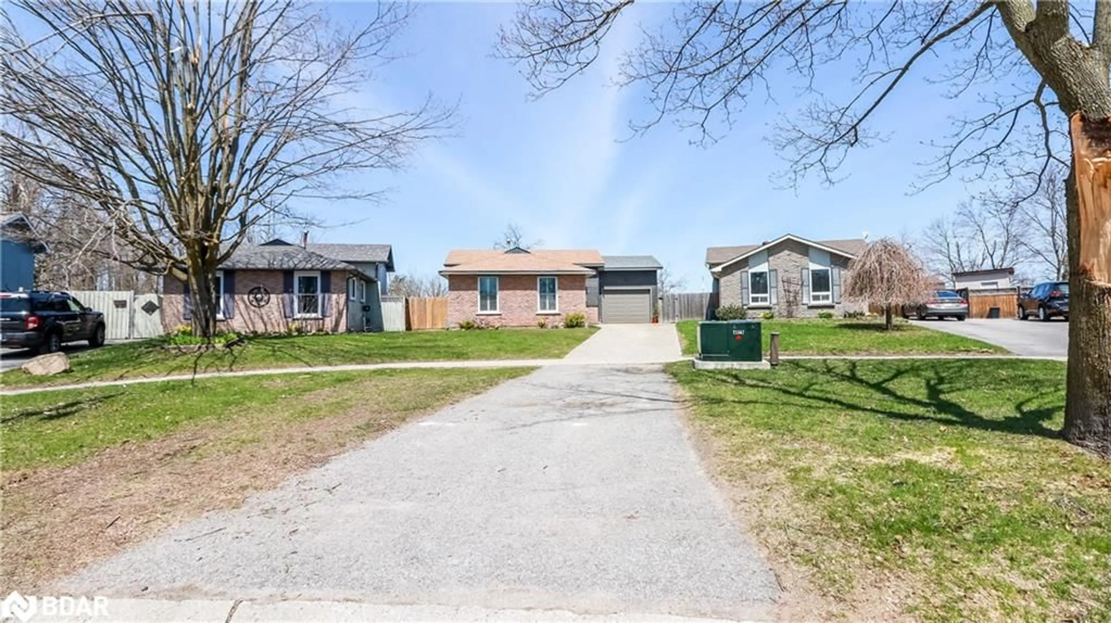 A pic from outside/outdoor area/front of a property/back of a property/a pic from drone, street for 51 Christie Cres, Barrie Ontario L4N 4V2