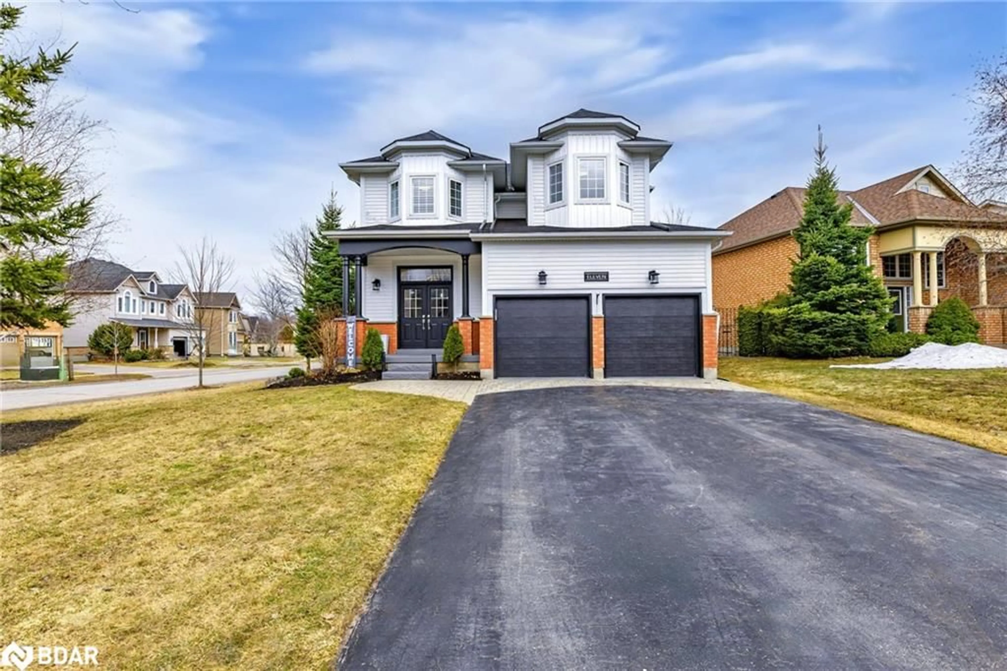 Home with brick exterior material, street for 11 Kensington Trail, Barrie Ontario L4N 0K5
