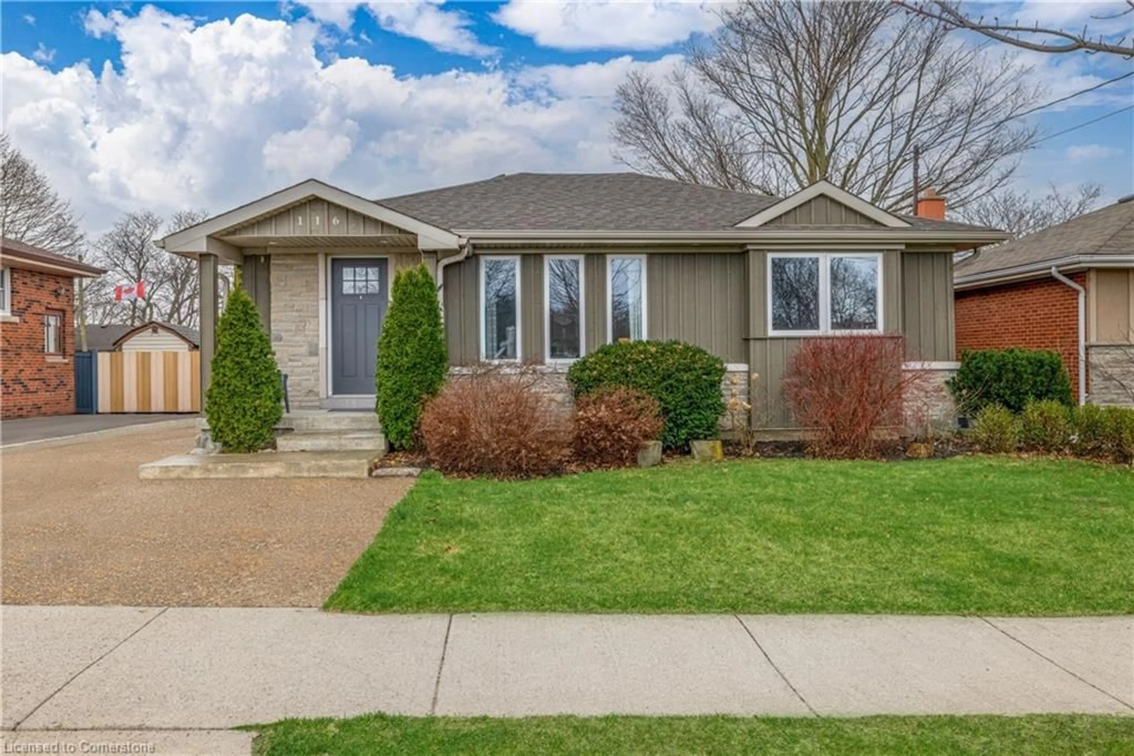 Home with vinyl exterior material, street for 116 Broker Dr, Hamilton Ontario L8T 2B8