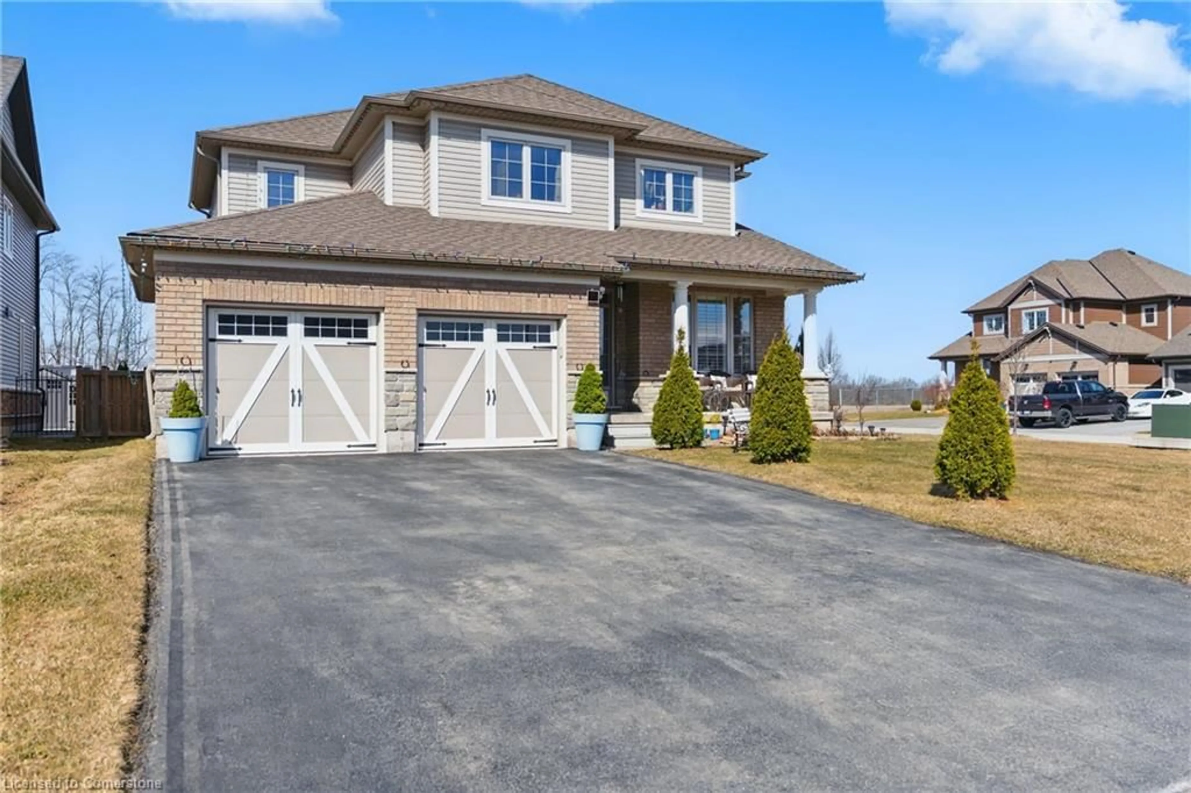 Home with vinyl exterior material, street for 10 Harvest Gate, Smithville Ontario L0R 2A0