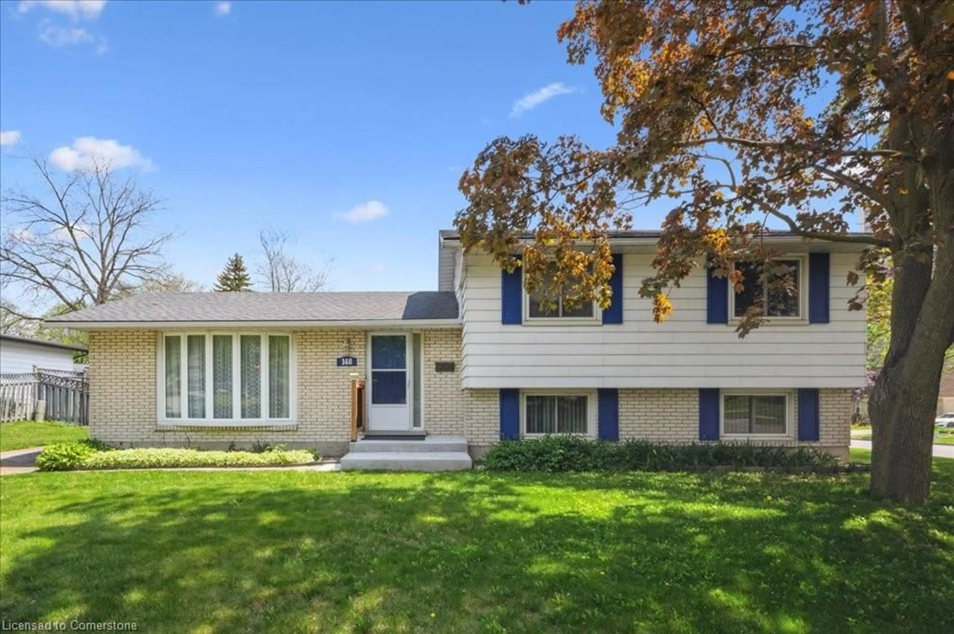 Home with vinyl exterior material, street for 148 Pepperwood Cres, Kitchener Ontario N2A 2R3