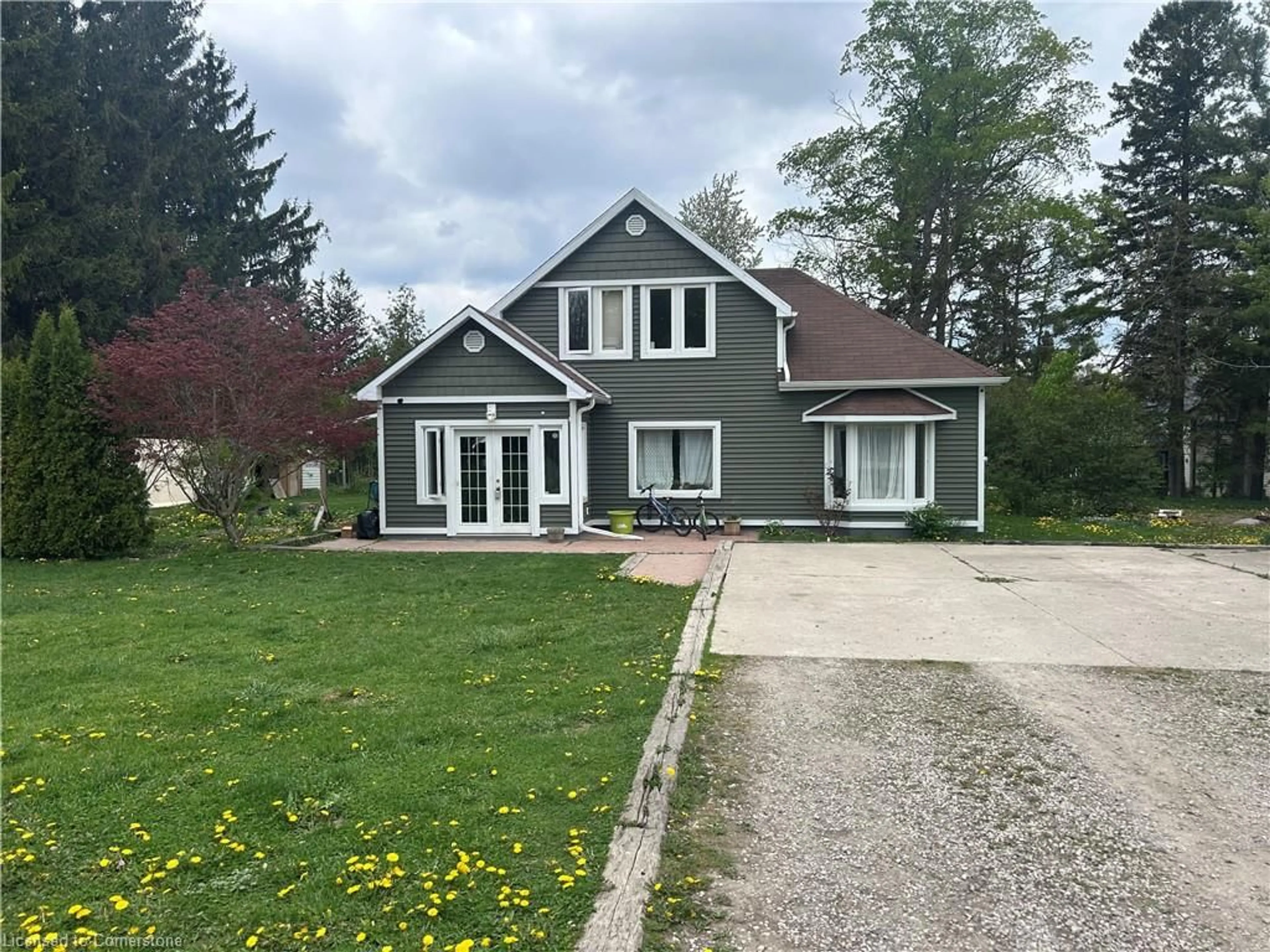 Home with vinyl exterior material, street for 101 King St, Tiverton Ontario N0G 2T0