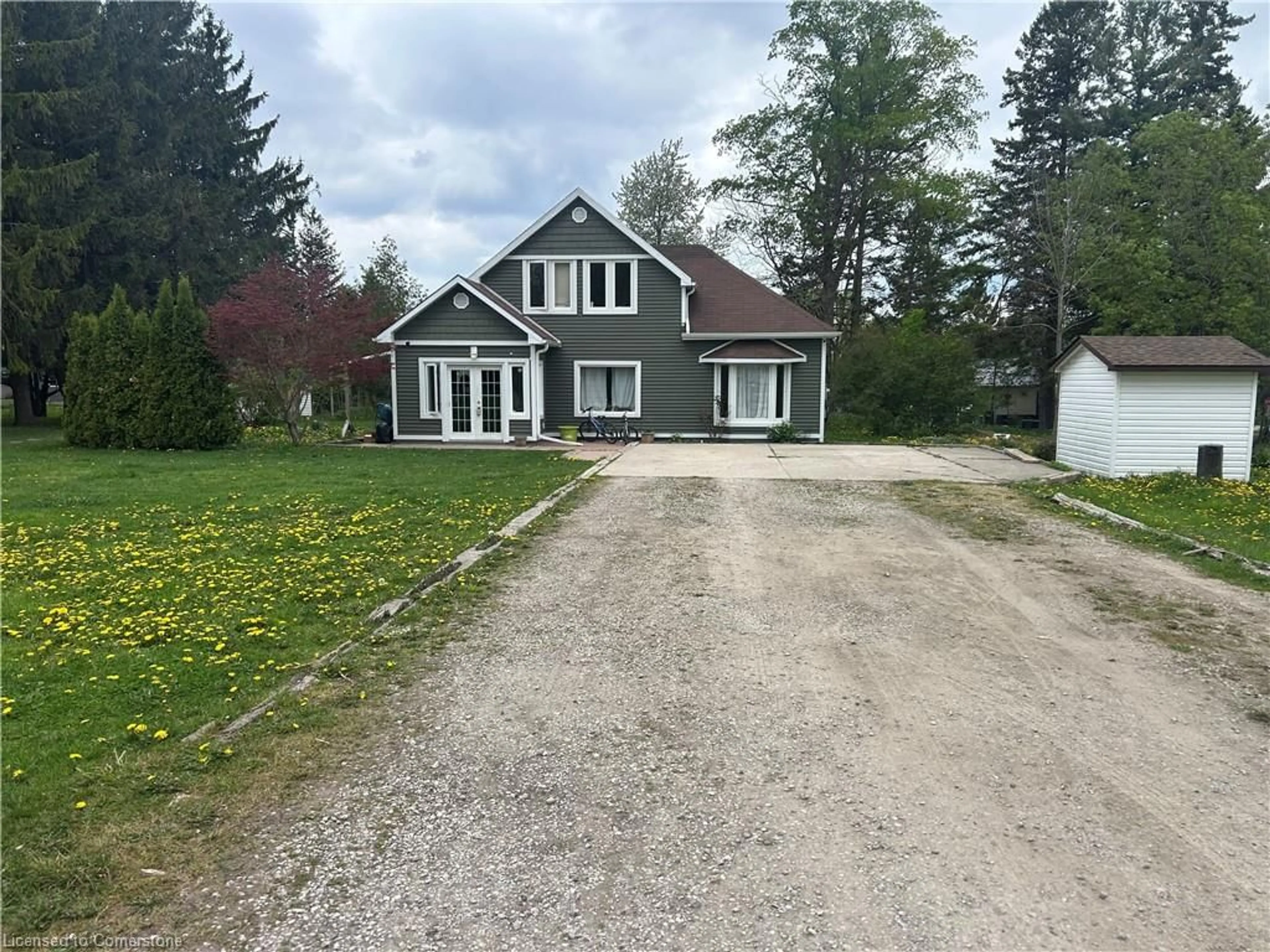 A pic from outside/outdoor area/front of a property/back of a property/a pic from drone, street for 101 King St, Tiverton Ontario N0G 2T0