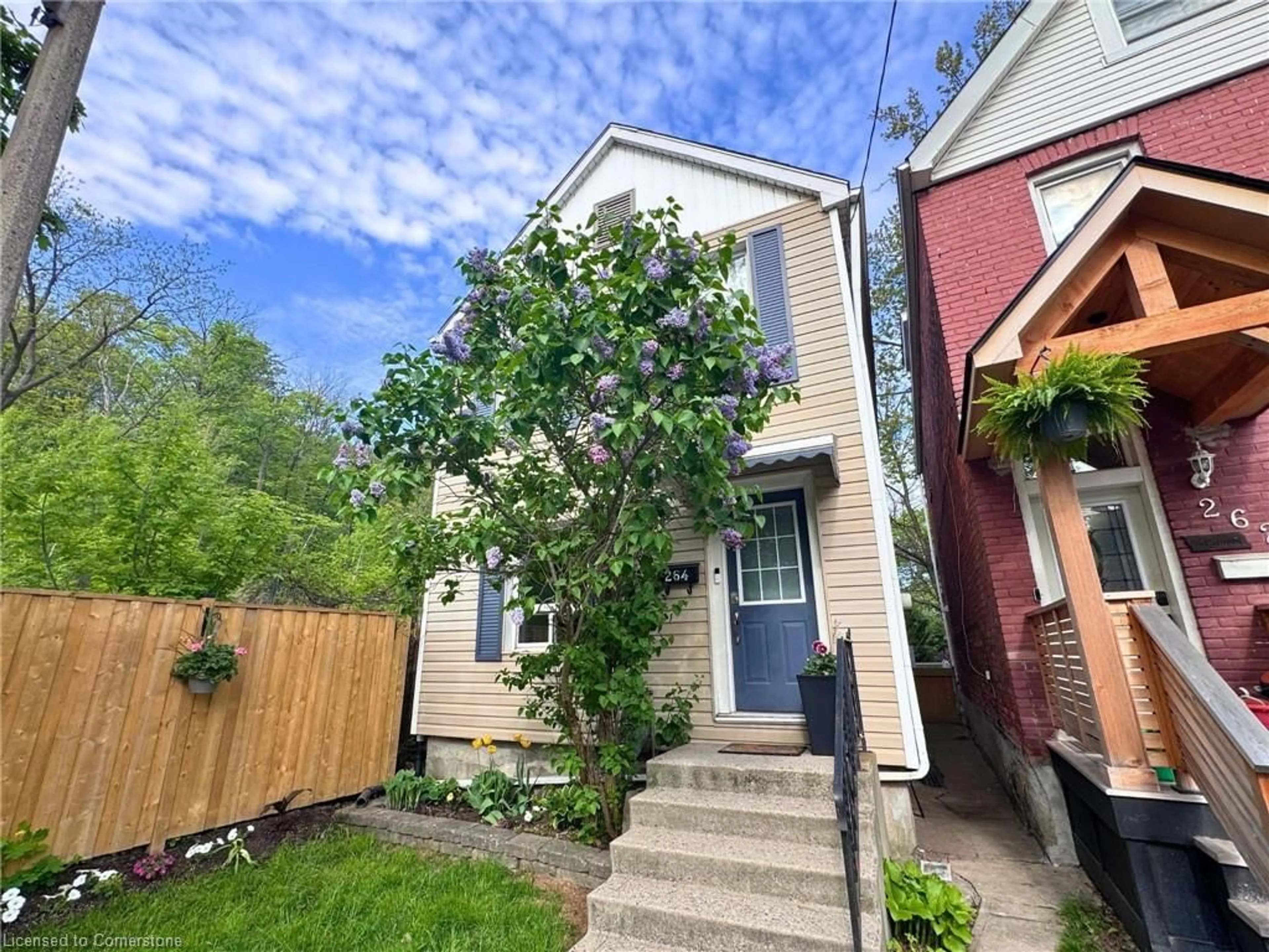 A pic from outside/outdoor area/front of a property/back of a property/a pic from drone, street for 264 Holton Ave, Hamilton Ontario L8M 2L9