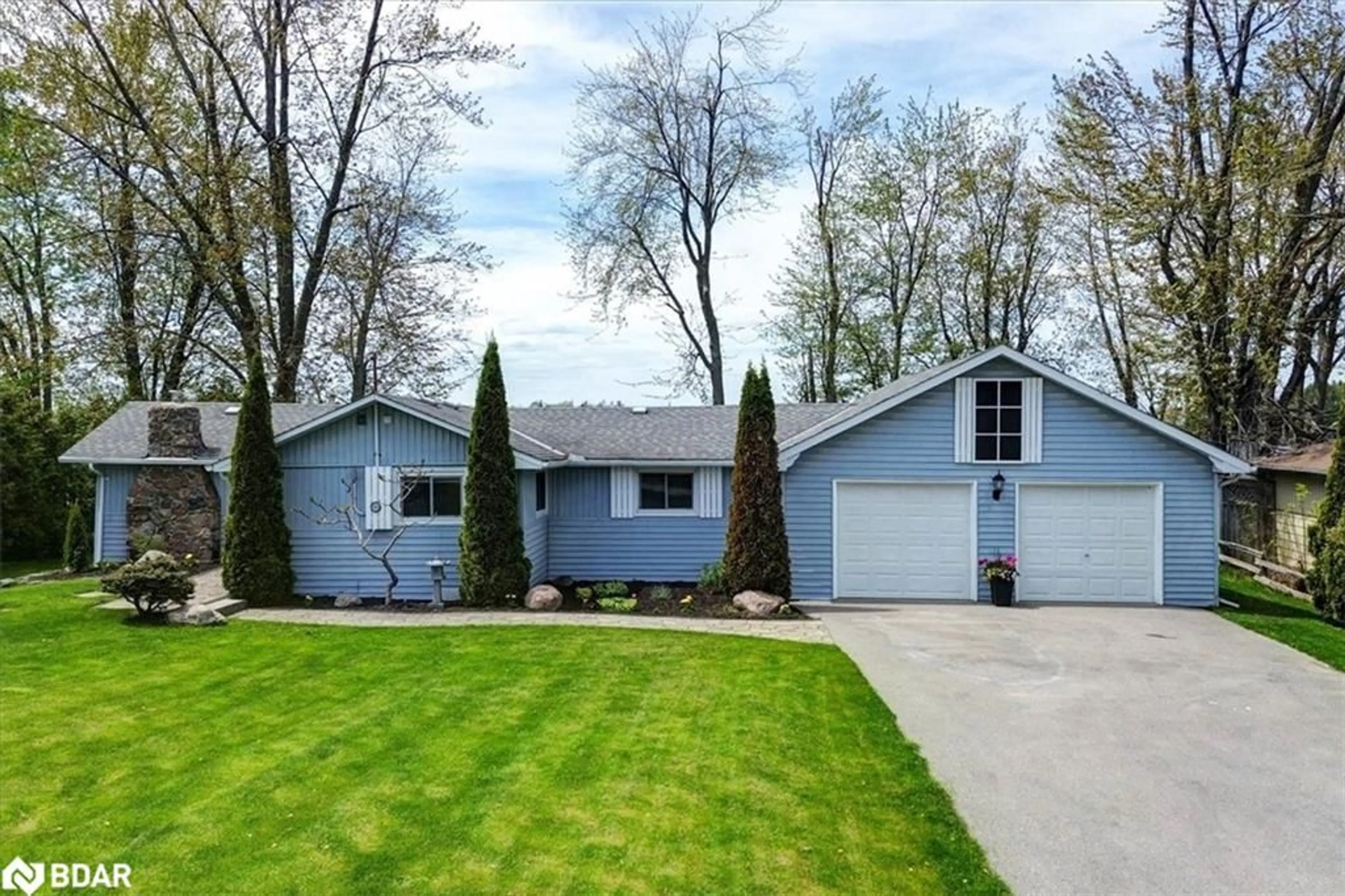 Home with vinyl exterior material, street for 81 Lakeshore Blvd, Selwyn Ontario K0L 1T0