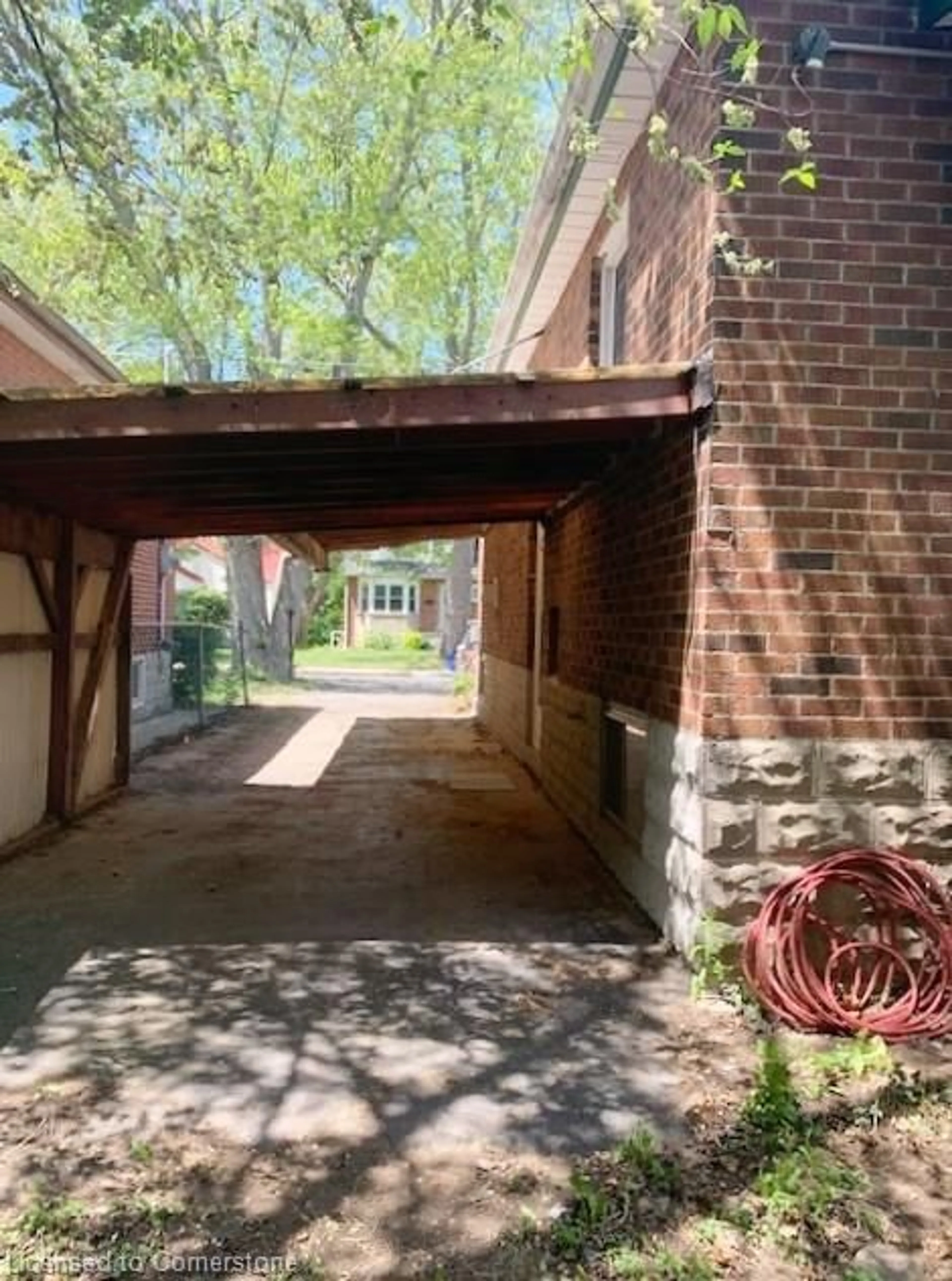 Indoor entryway for 14 Hollywood St, Hamilton Ontario L8S 3K6