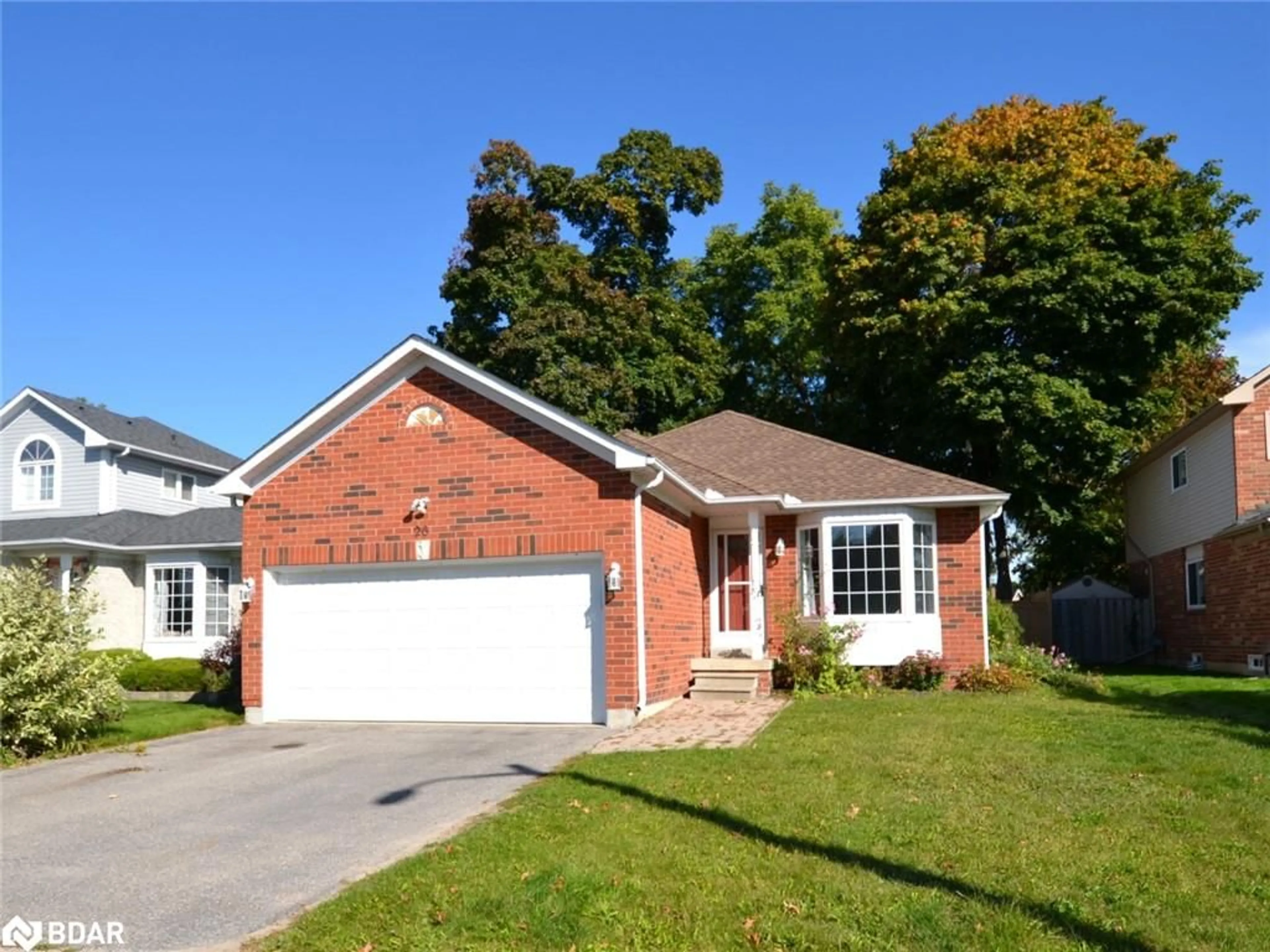 Home with brick exterior material, street for 26 Ingram Crt, Barrie Ontario L4N 7B9