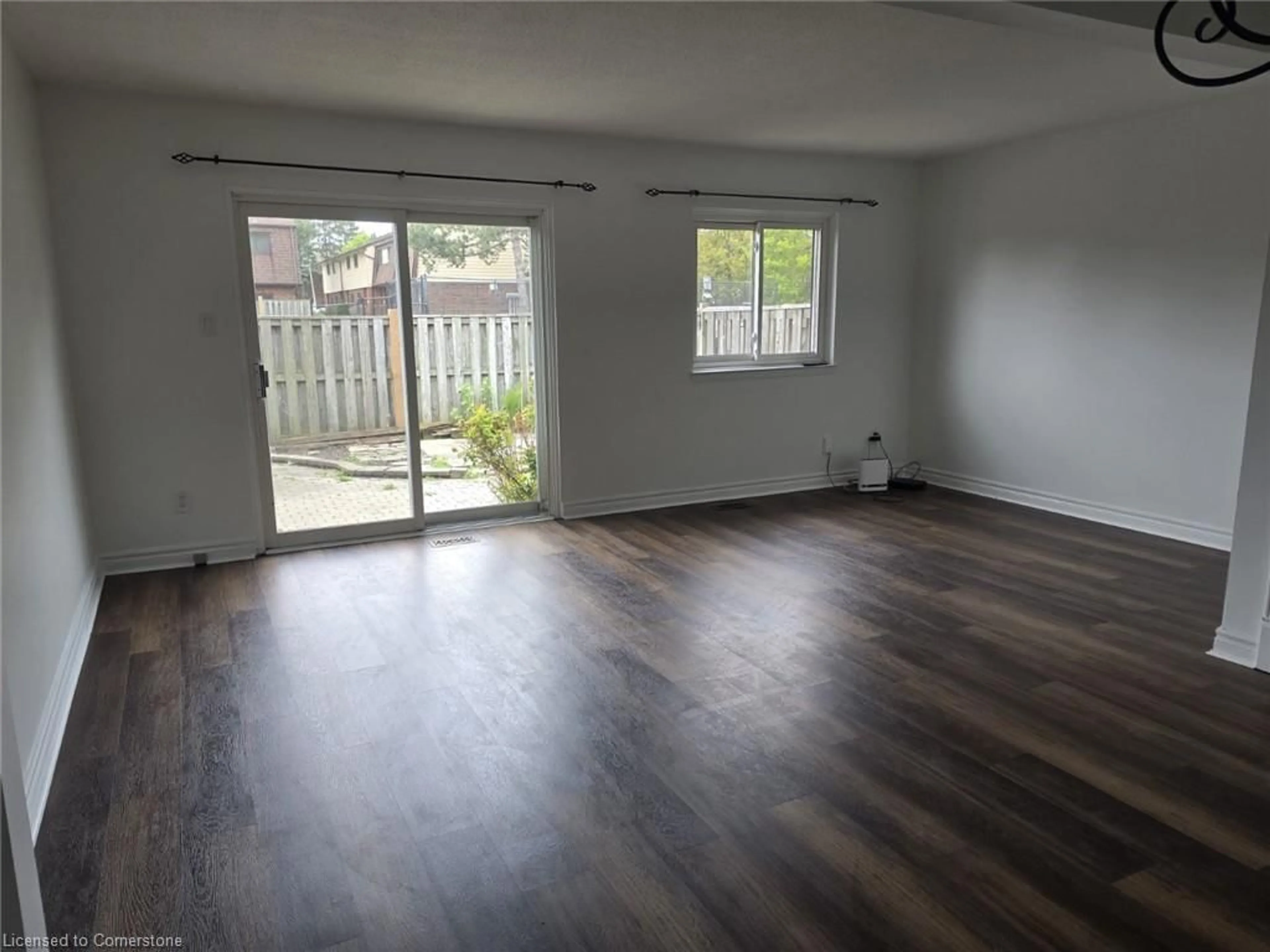 A pic of a room for 1350 Garth St #82, Hamilton Ontario L9C 5V3