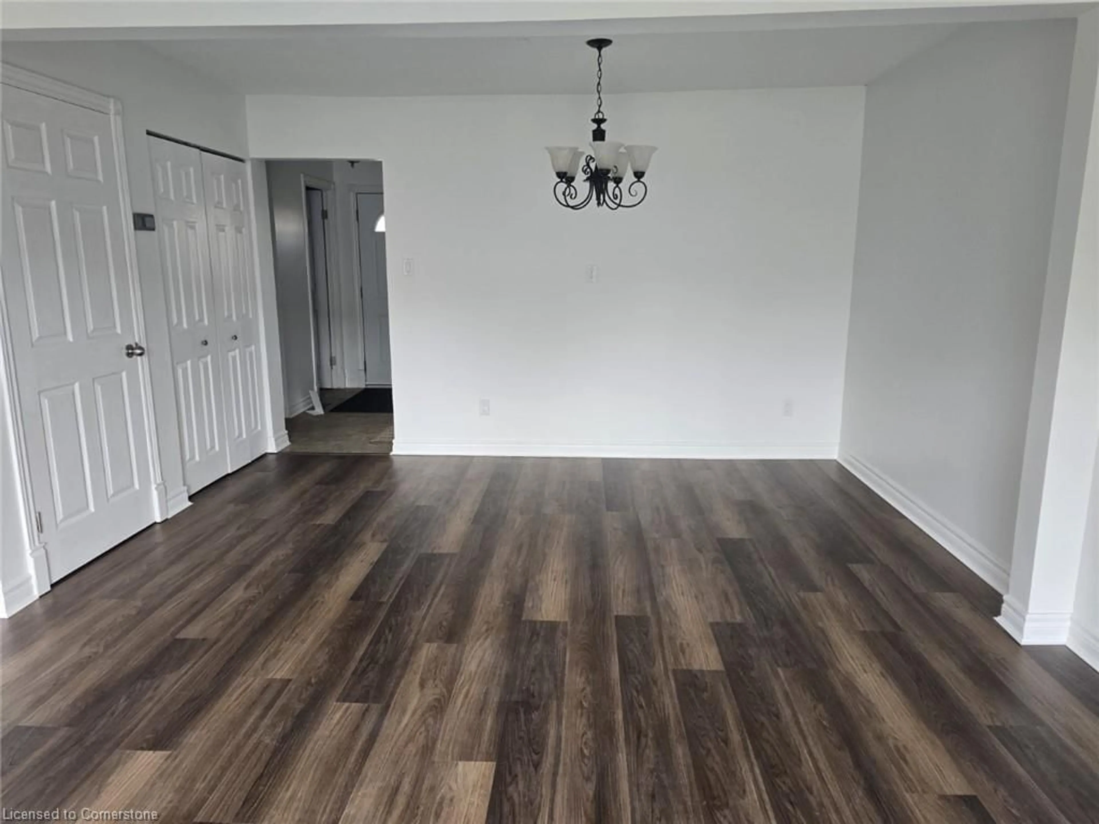 A pic of a room for 1350 Garth St #82, Hamilton Ontario L9C 5V3