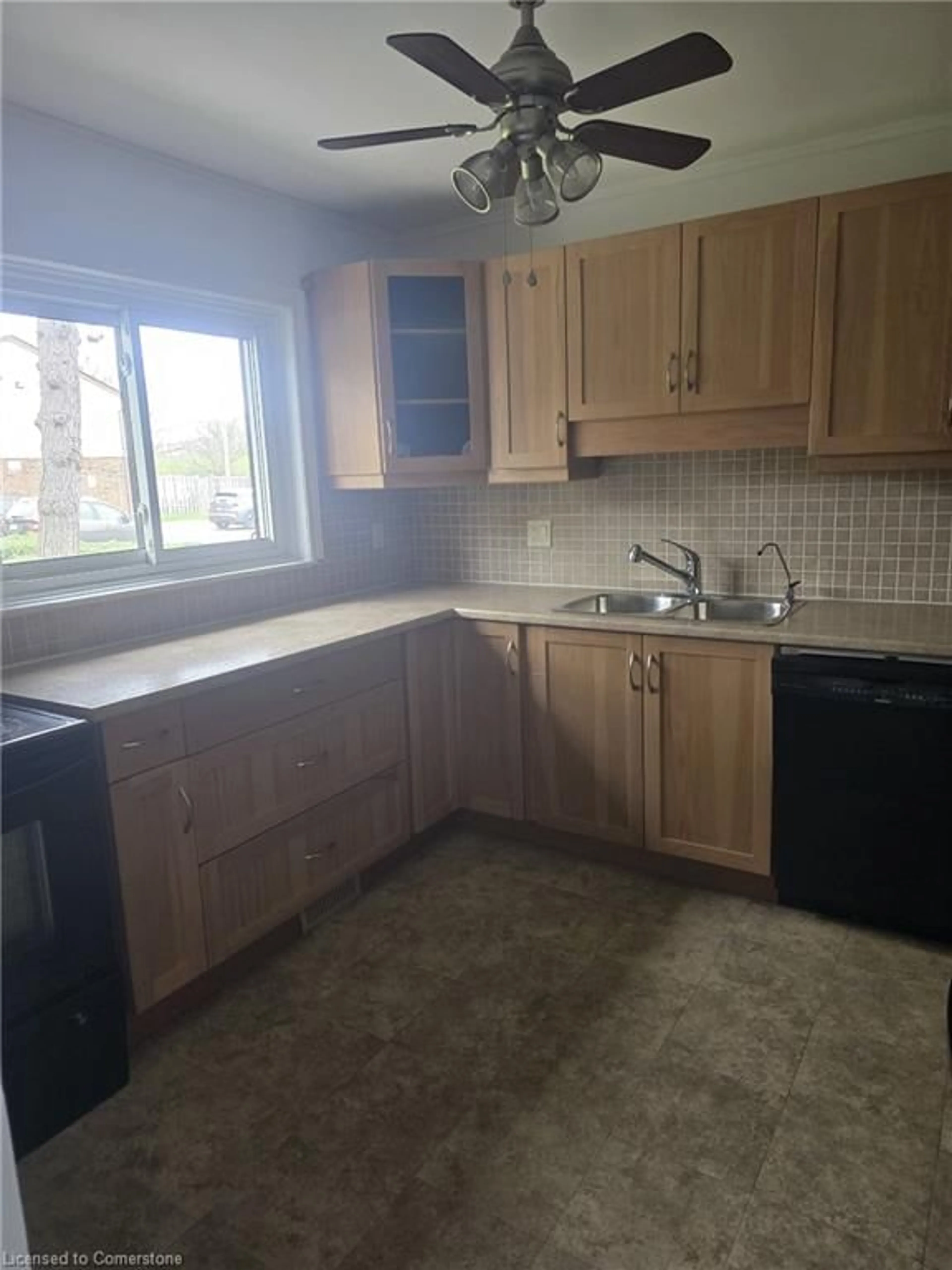 Standard kitchen, unknown for 1350 Garth St #82, Hamilton Ontario L9C 5V3