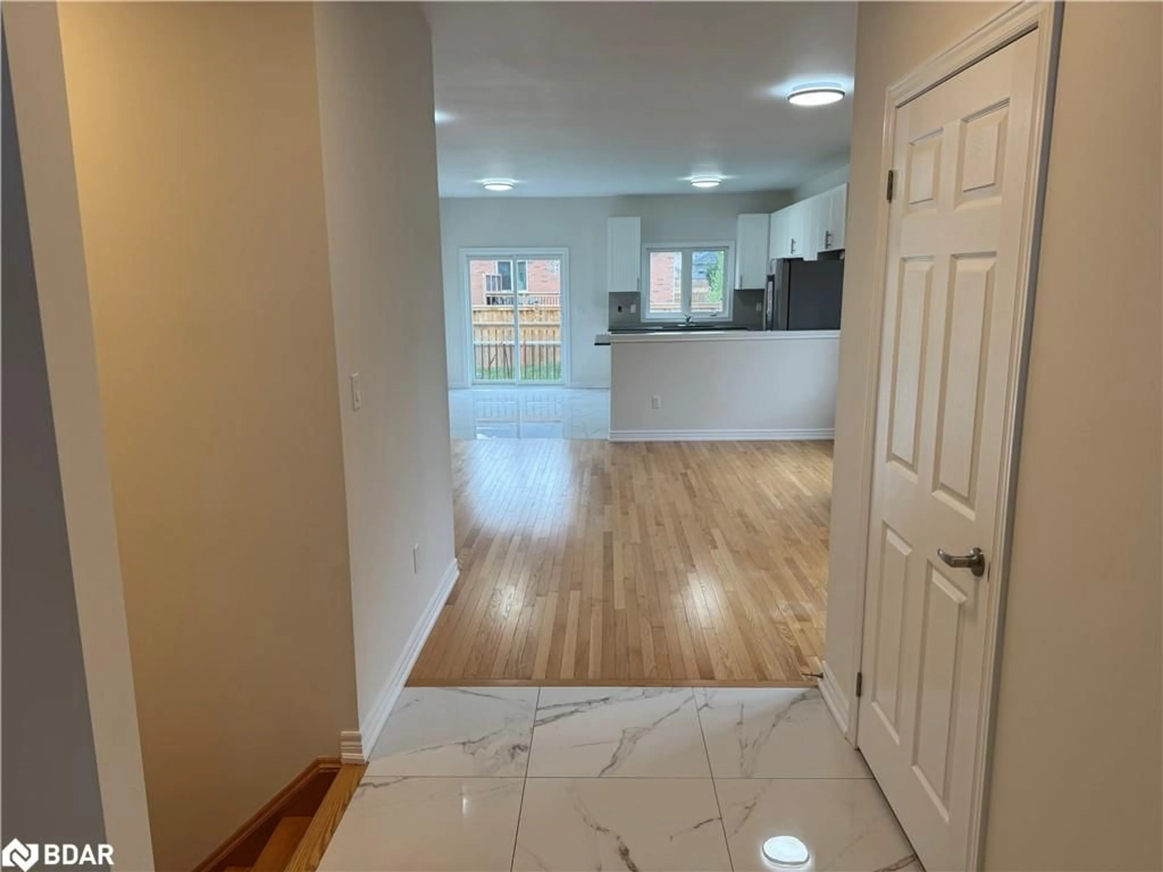 Indoor entryway for 10 Falvo Street St, Wasaga Beach Ontario L9Z 0G8