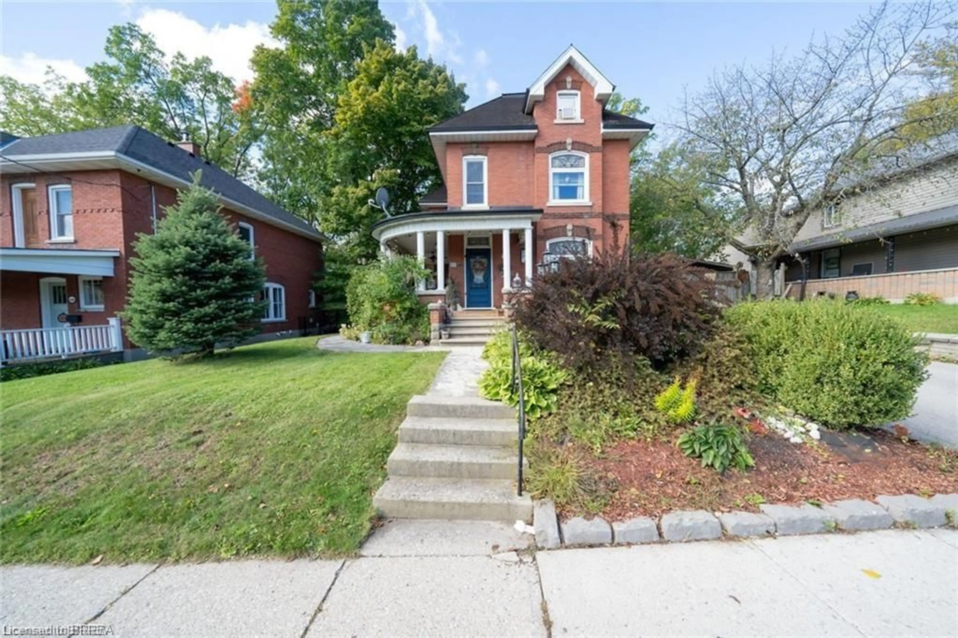 Home with brick exterior material, street for 284 Colborne St, Simcoe Ontario N3Y 3V5