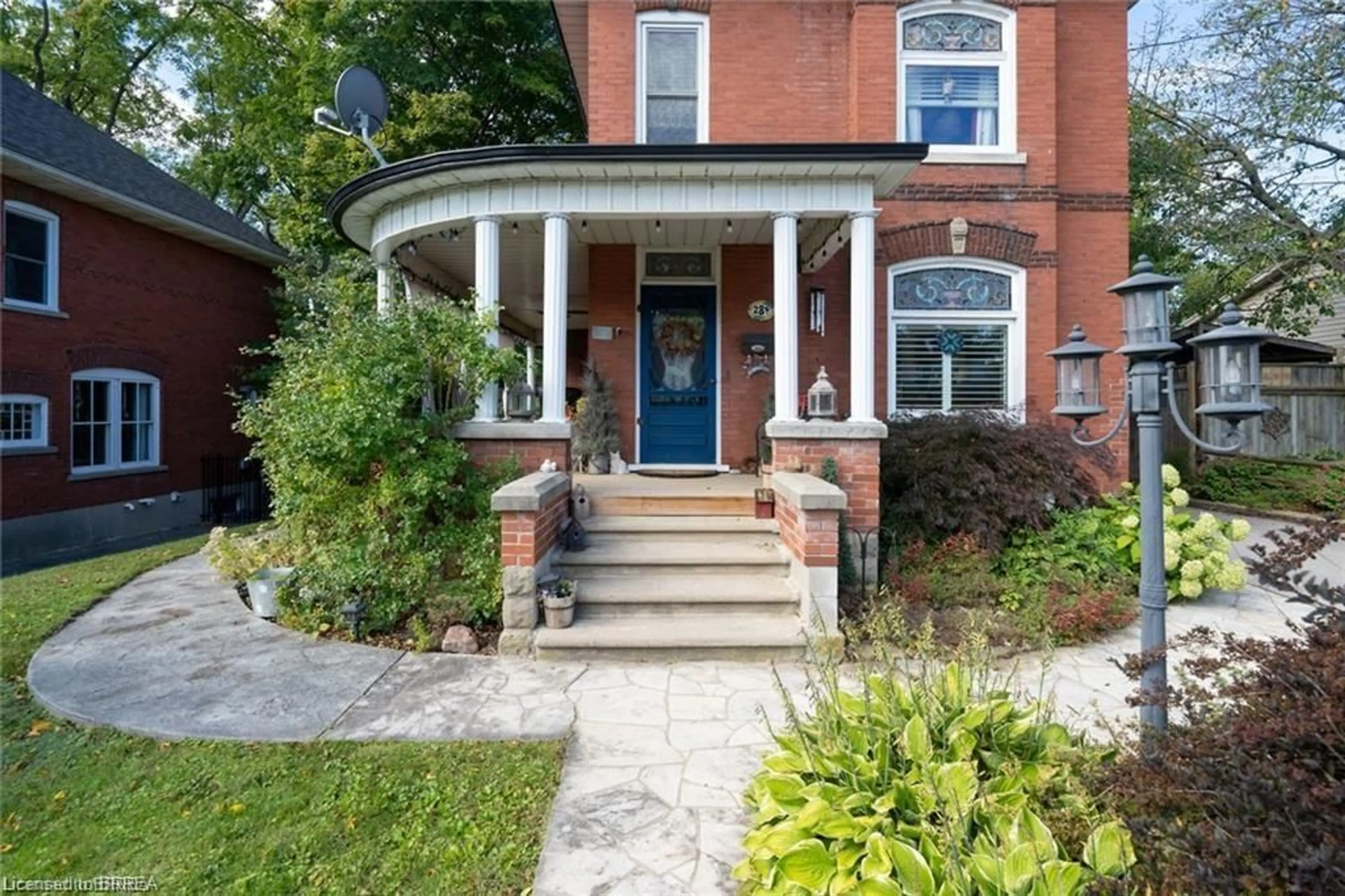 Home with brick exterior material, street for 284 Colborne St, Simcoe Ontario N3Y 3V5