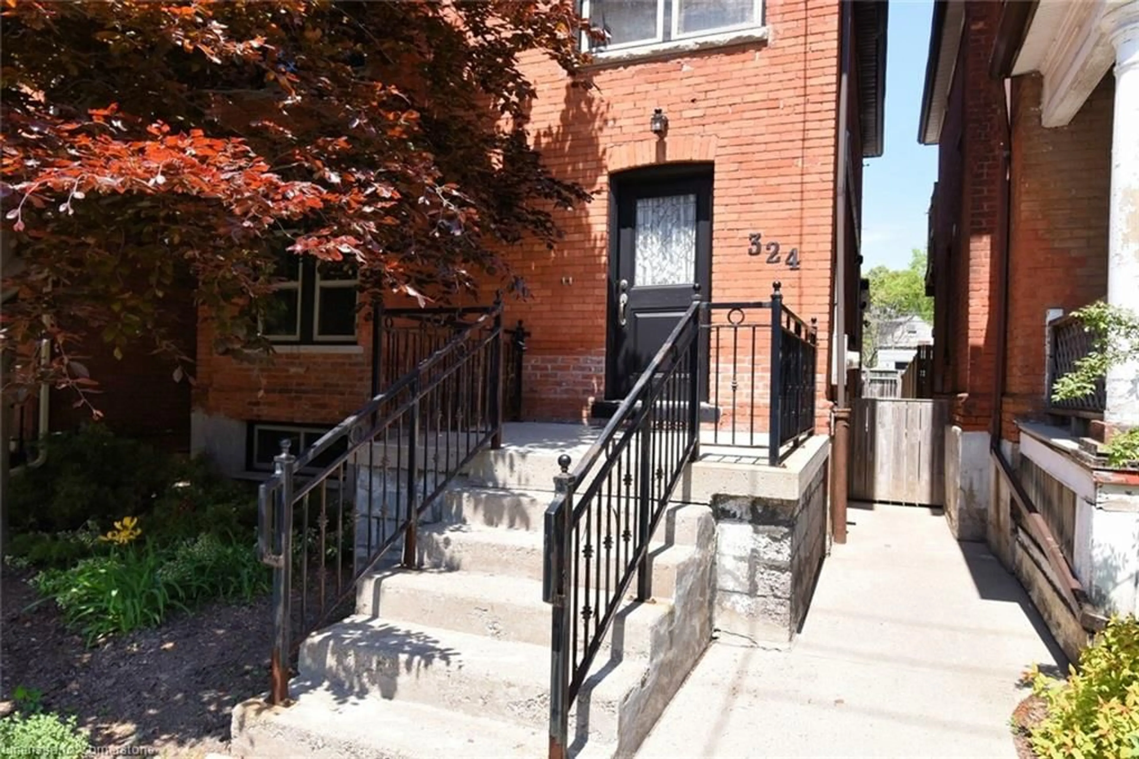 Unknown for 324 Aberdeen Ave, Hamilton Ontario L8P 2R5