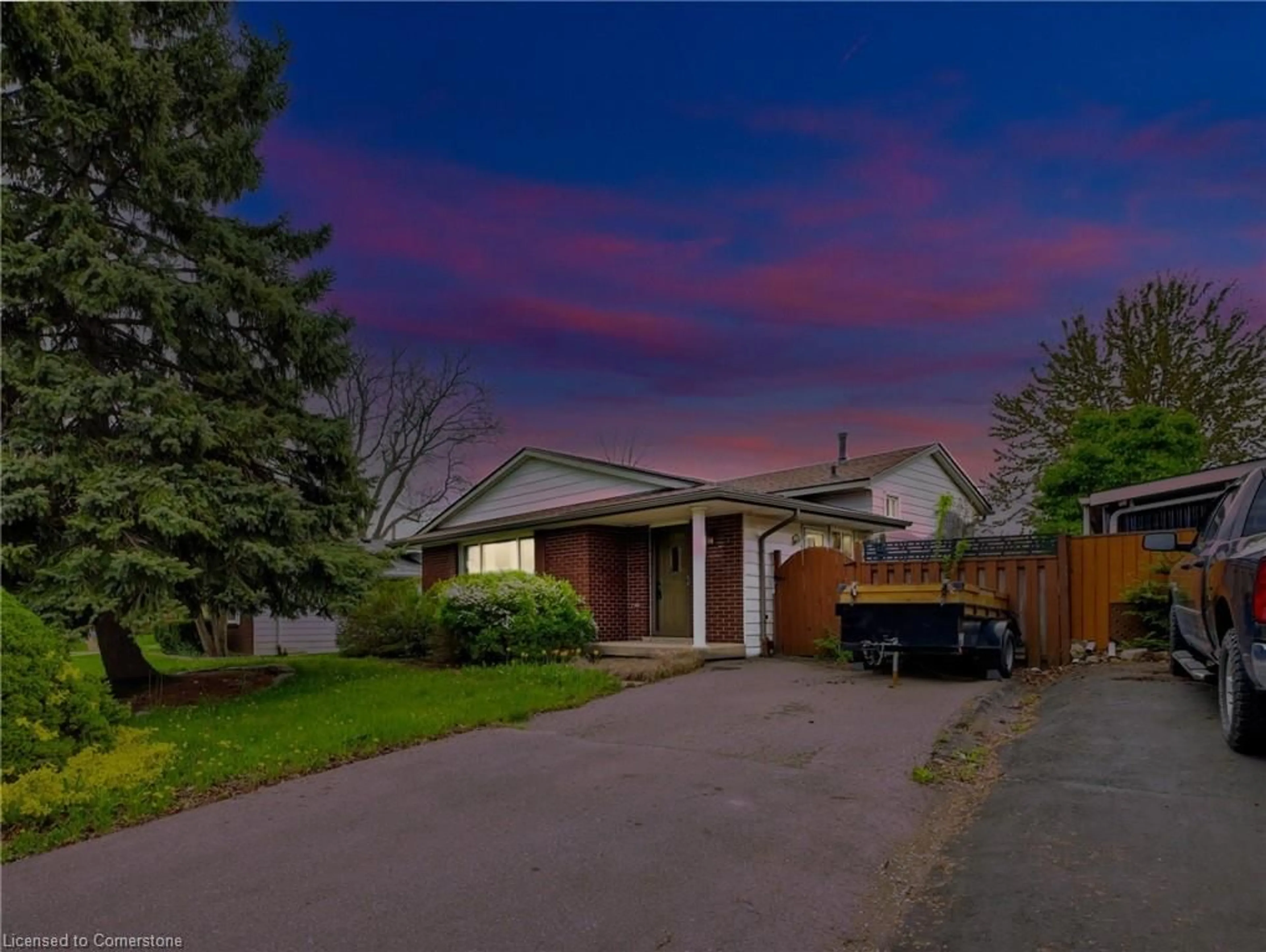 A pic from outside/outdoor area/front of a property/back of a property/a pic from drone, street for 96 Carson Dr, Hamilton Ontario L8T 4M5