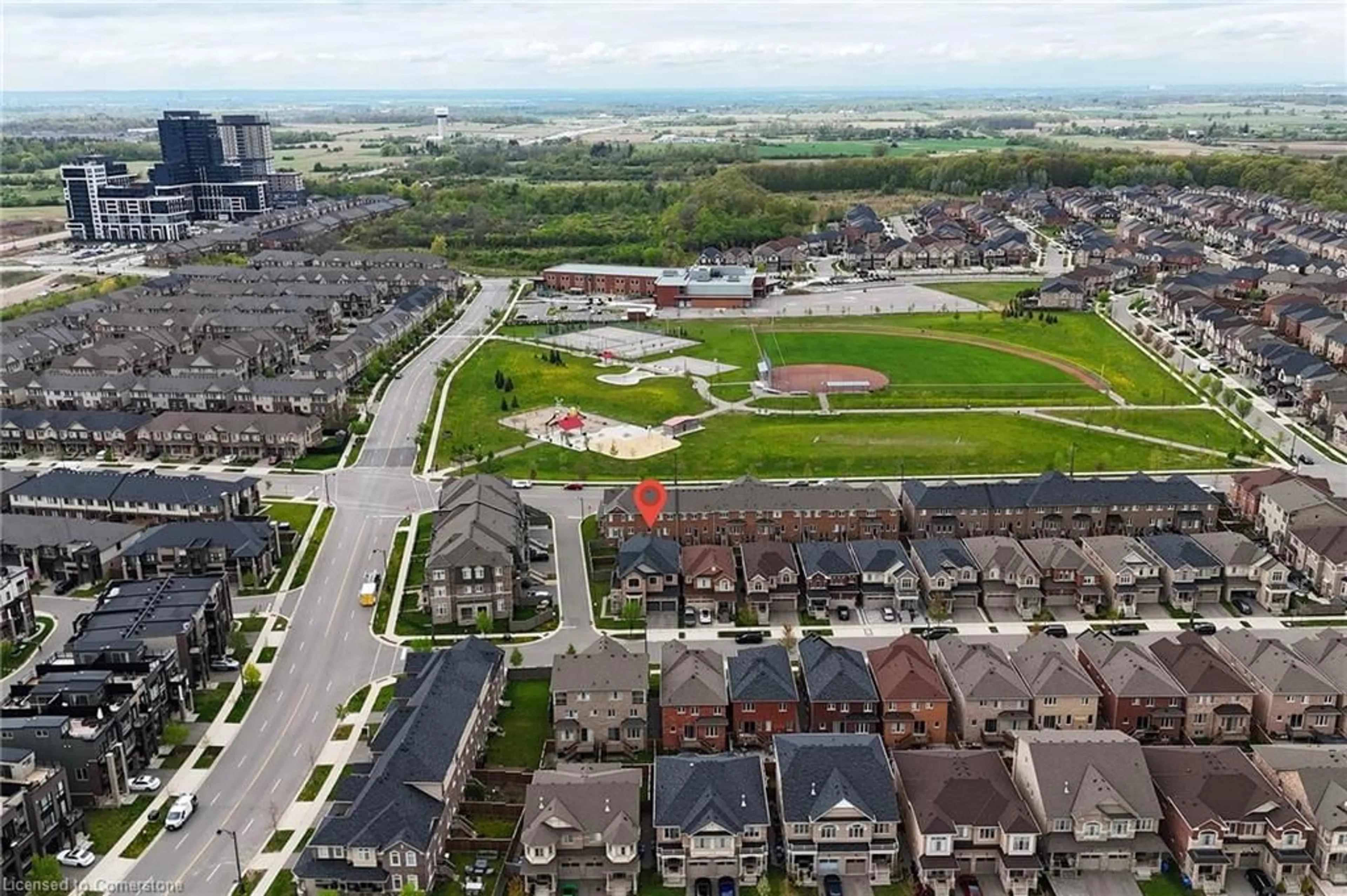 A pic from outside/outdoor area/front of a property/back of a property/a pic from drone, street for 391 Grindstone Trail, Oakville Ontario L6H 0S1