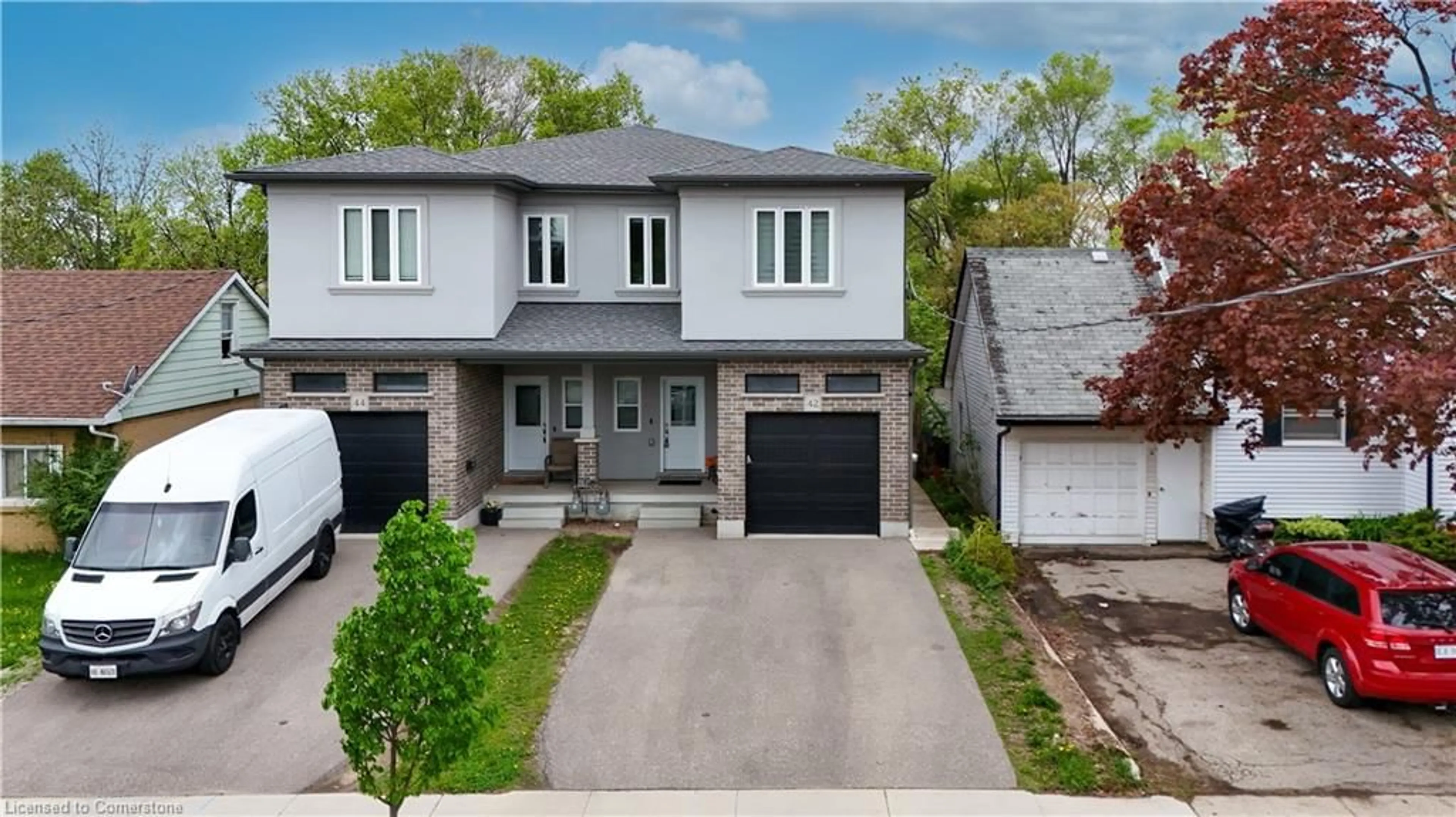 Home with brick exterior material, street for 42 Fifth Ave, Kitchener Ontario N2C 1P4