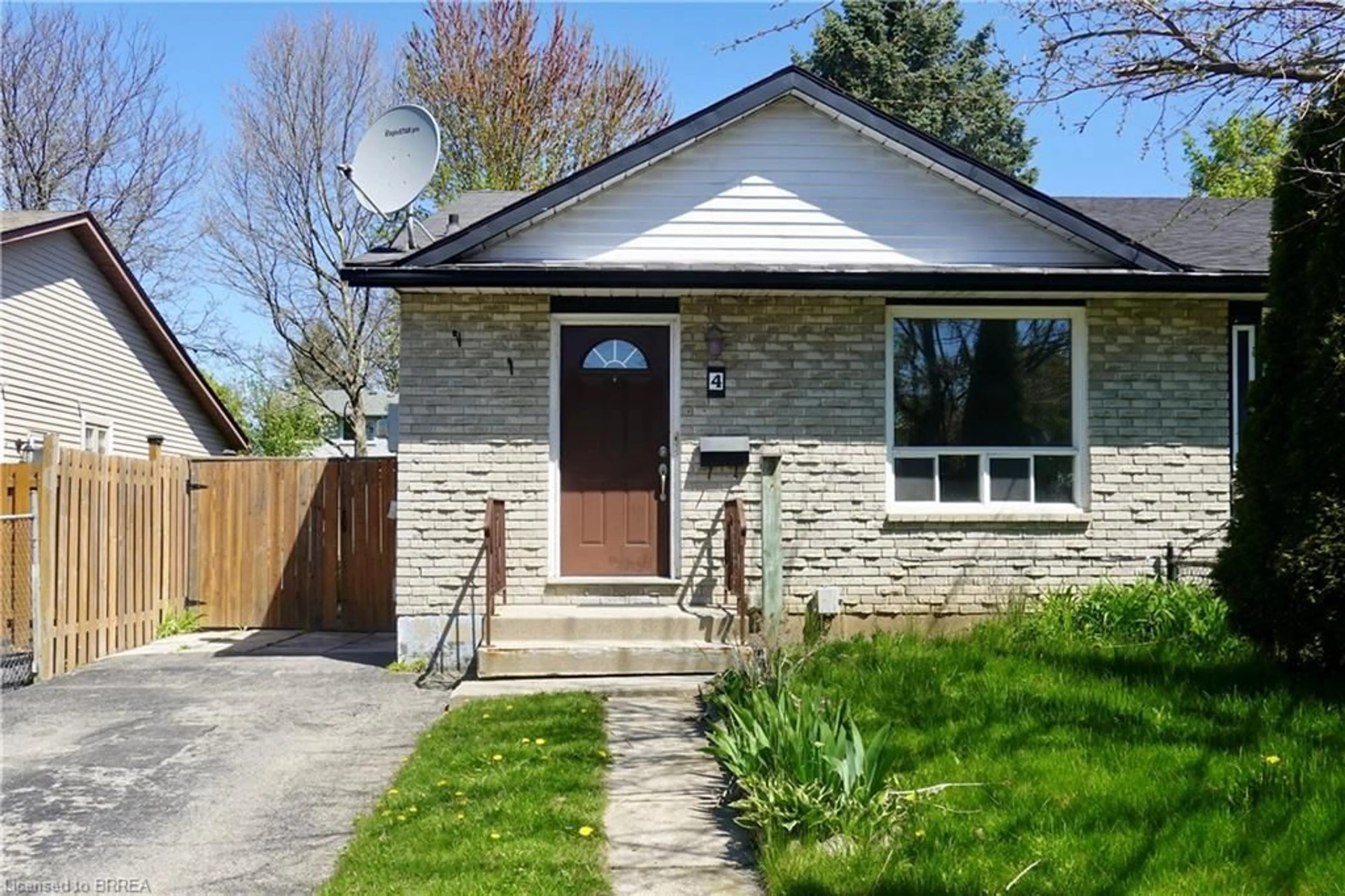 Home with brick exterior material, street for 4 Sulky Rd, Brantford Ontario N3P 1K2