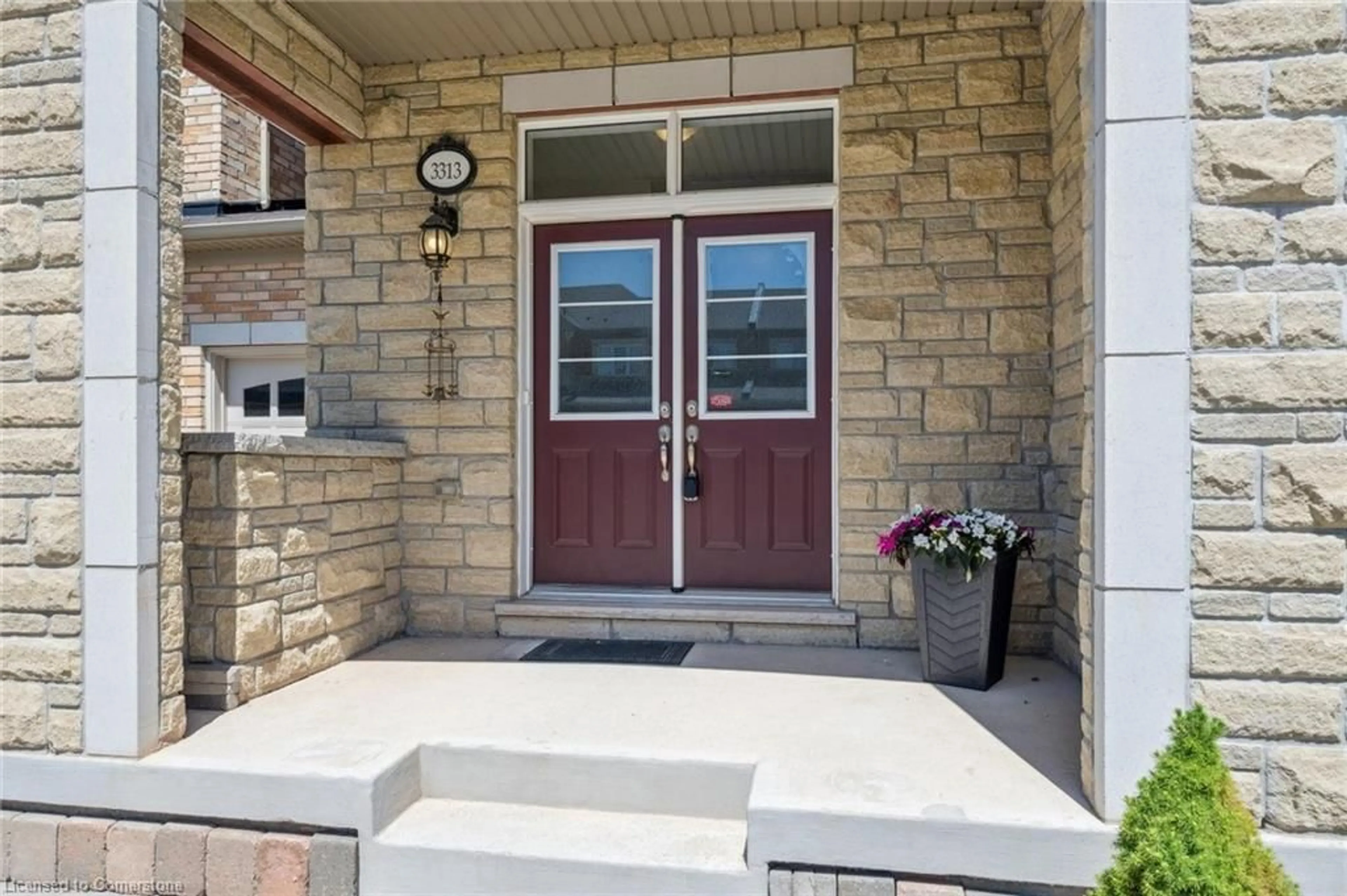 Indoor entryway for 3313 Jacob Way, Oakville Ontario L6M 5J9