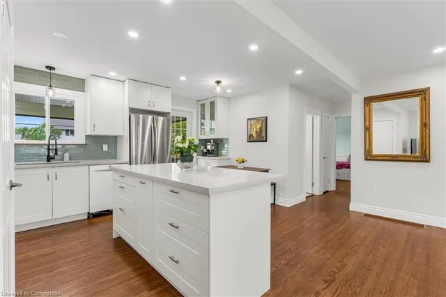 Additional property image - 14 Carousel Ave