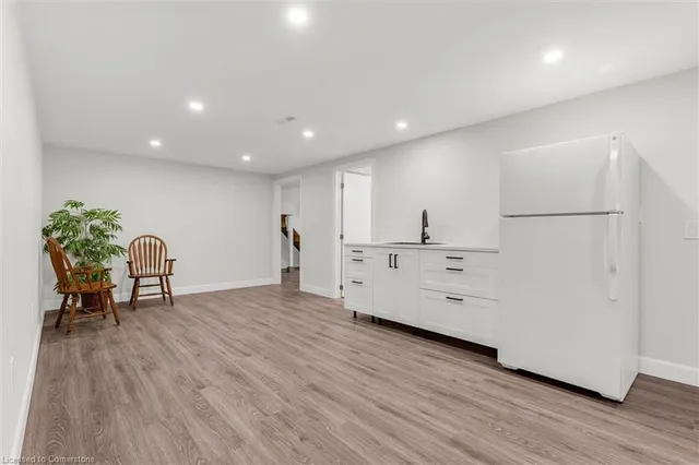 Additional property image - 14 Carousel Ave
