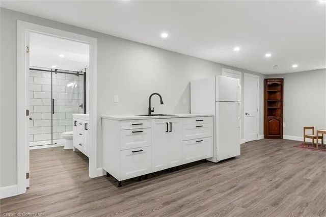 Additional property image - 14 Carousel Ave