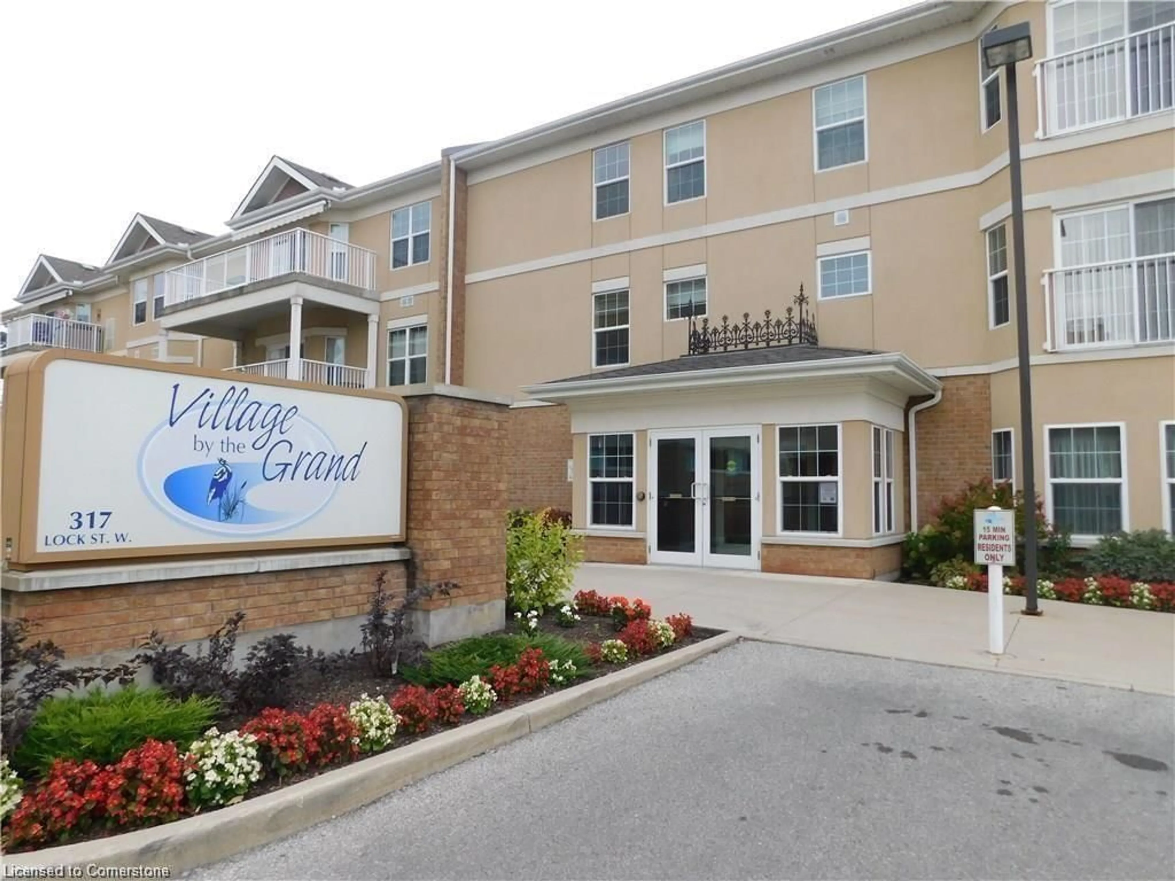 Indoor foyer for 317 Lock St #316, Dunnville Ontario N1A 0A1