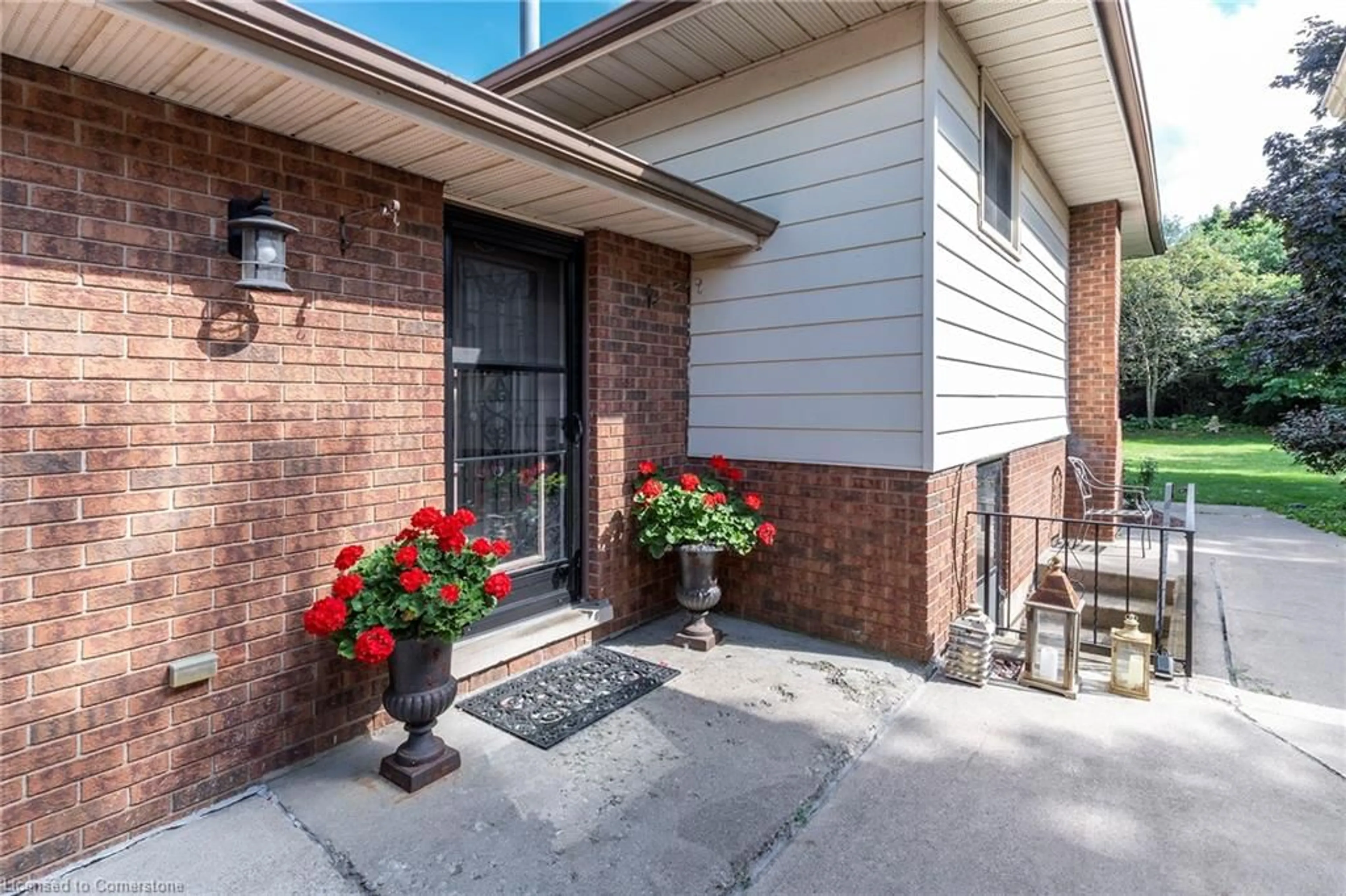 Home with brick exterior material, street for 19 Isabel Dr, Brantford Ontario N3T 5L7