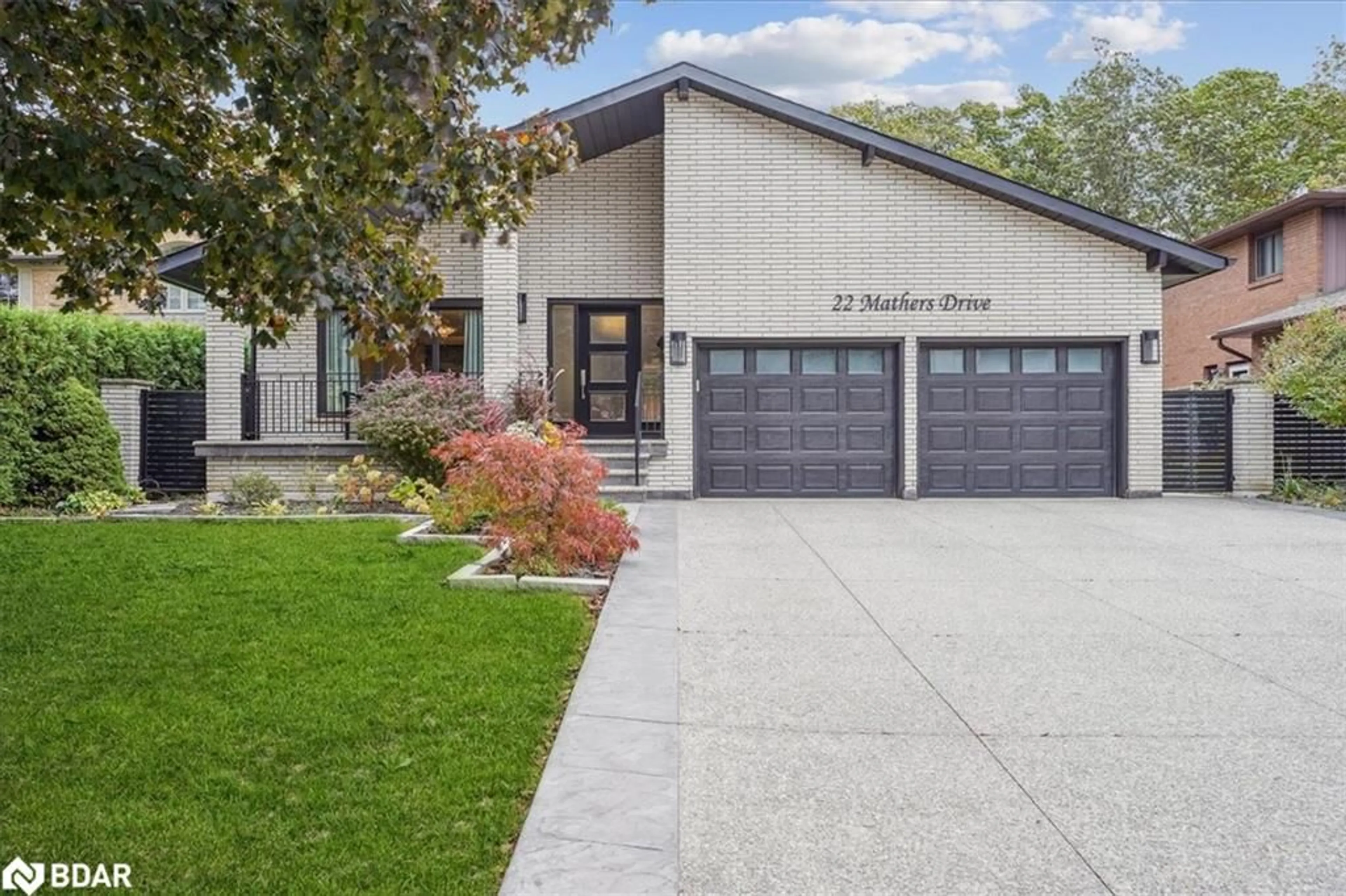 Home with brick exterior material, street for 22 Mathers Dr, Stoney Creek Ontario L8G 4J3