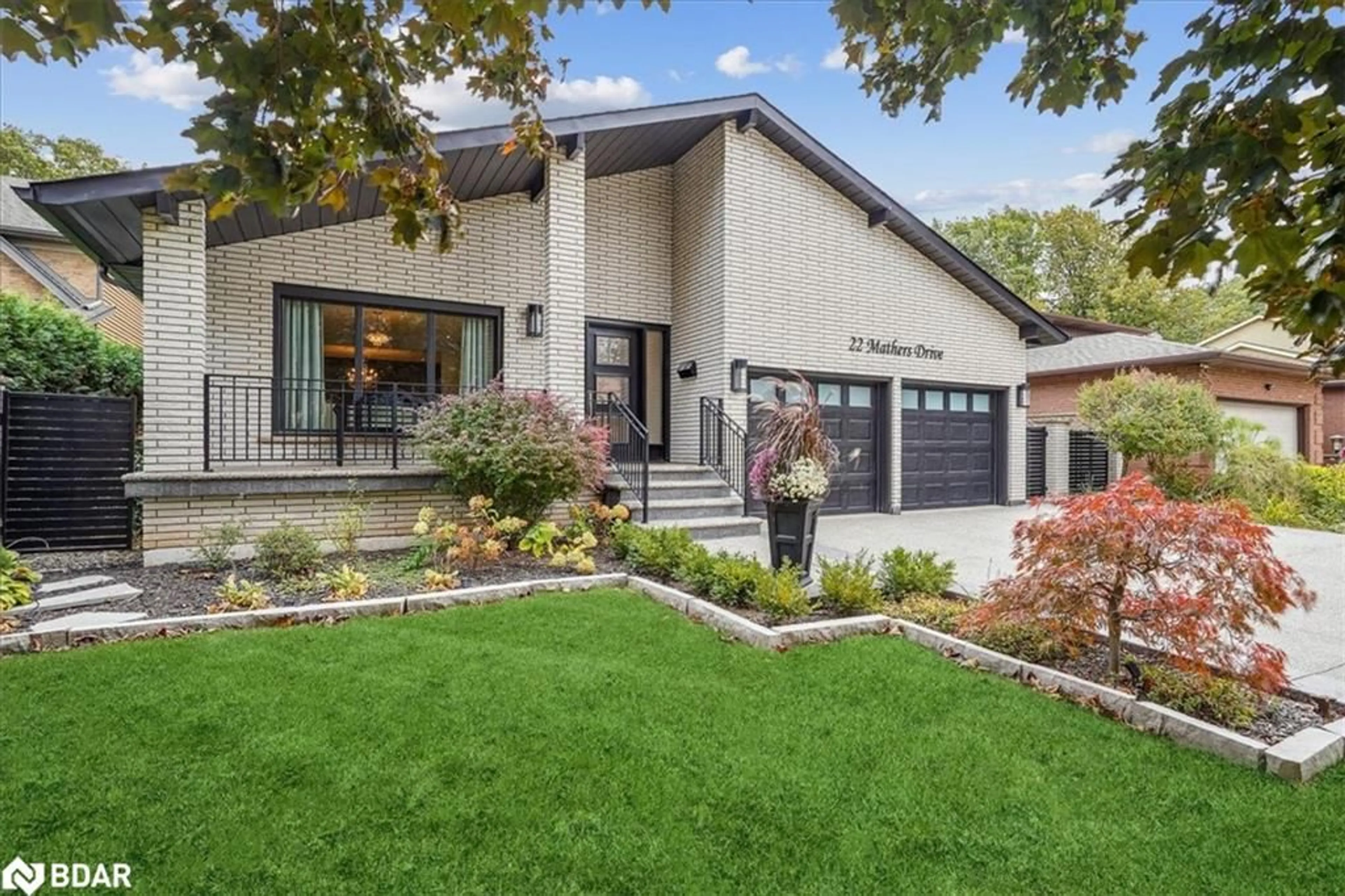 Home with brick exterior material, street for 22 Mathers Dr, Stoney Creek Ontario L8G 4J3